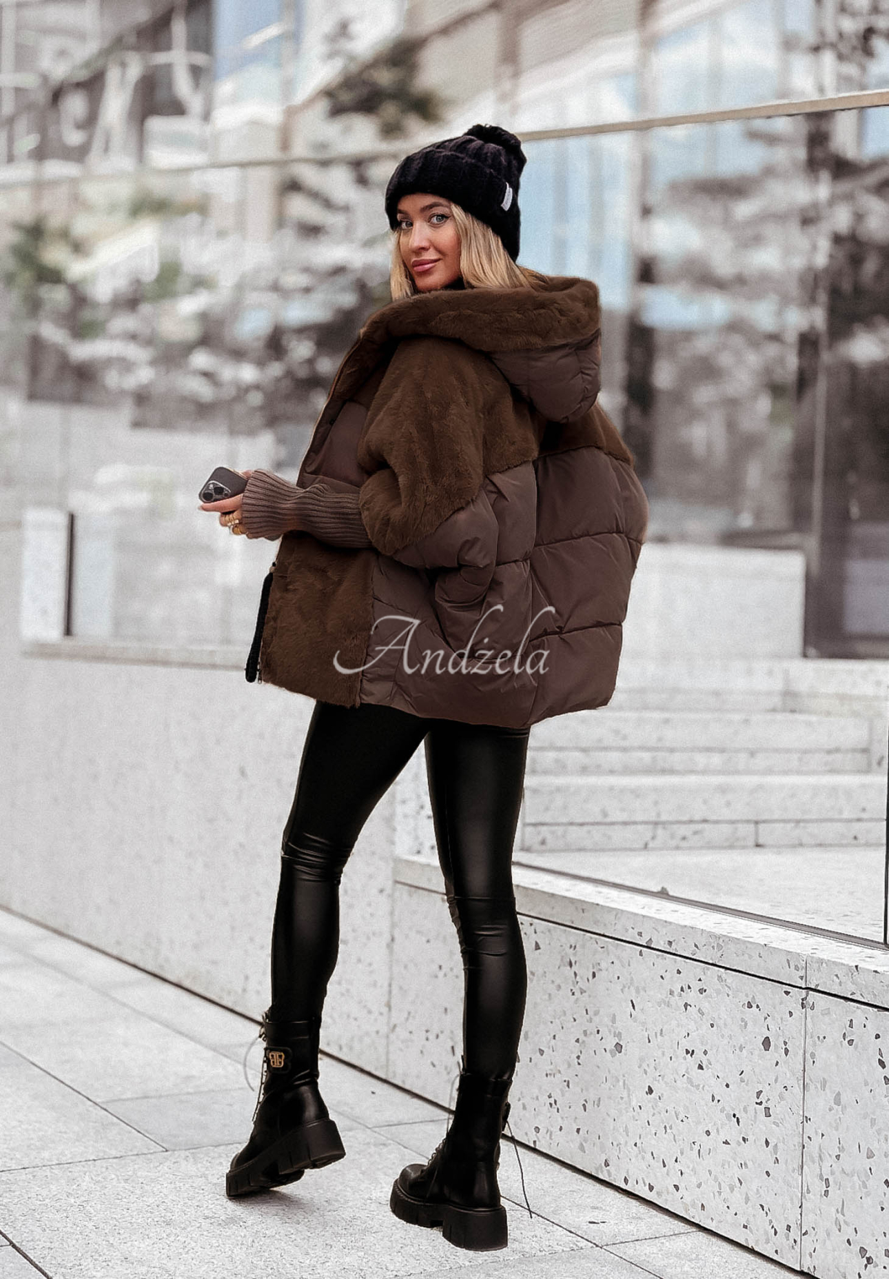 Gesteppte Jacke mit Fellimitat Snow &amp; Pines Schokoladenbraun