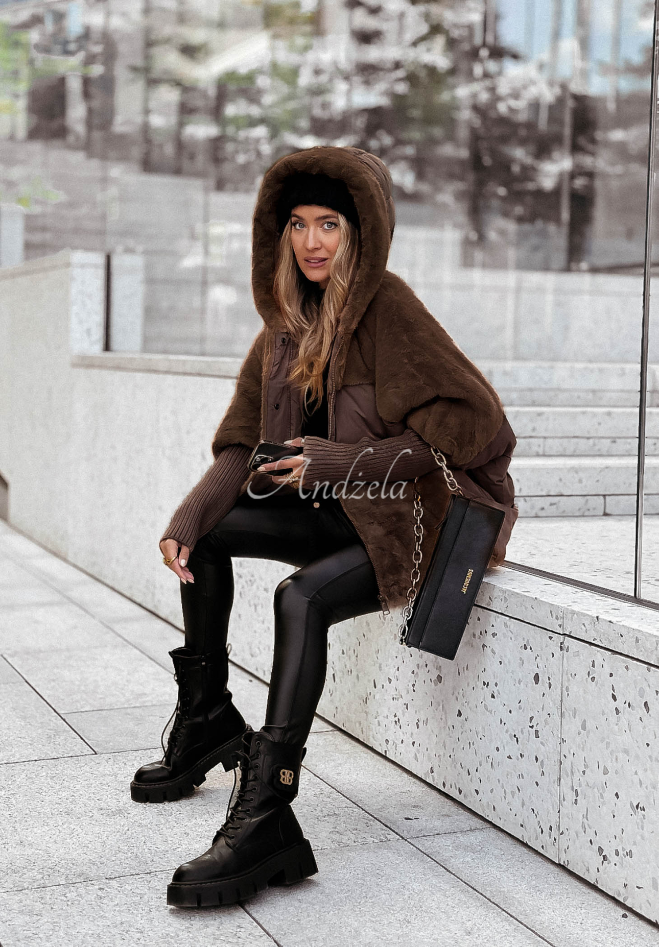 Gesteppte Jacke mit Fellimitat Snow &amp; Pines Schokoladenbraun