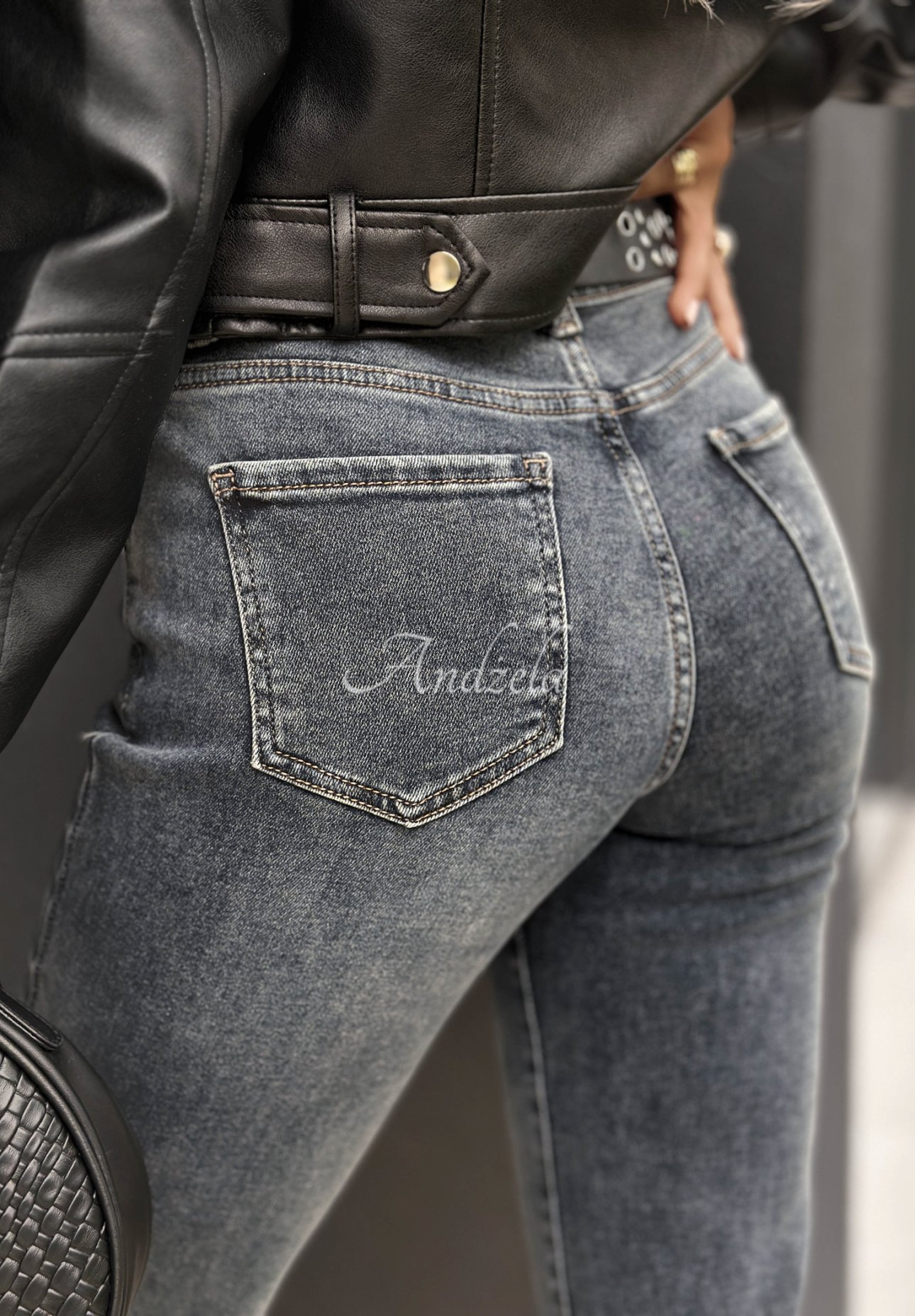 Jeans Mom-Fit mit Gürtel Say That Again Grau