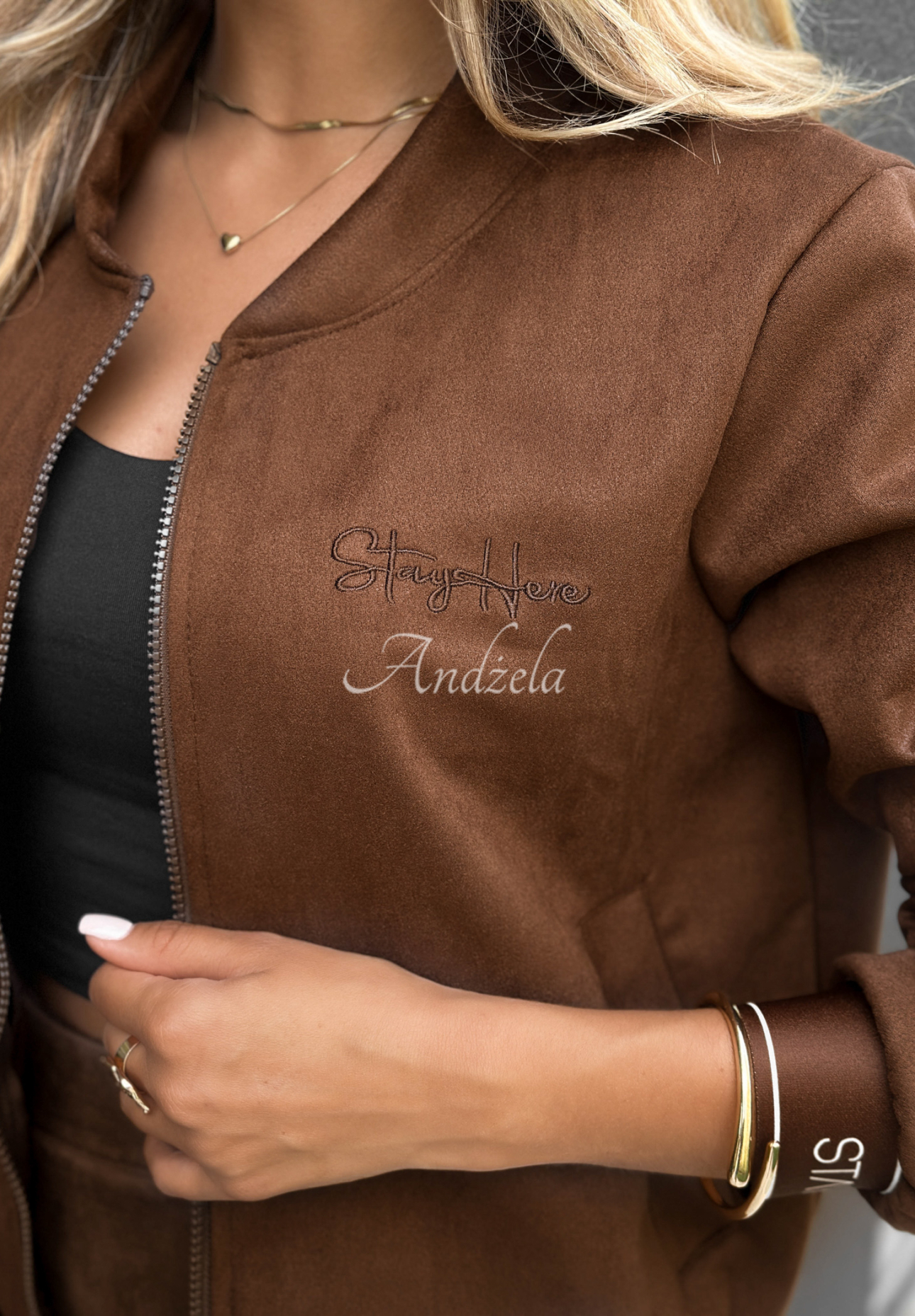 Bomber-Sweatshirt aus Wildleder You Know This Schokoladenbraun