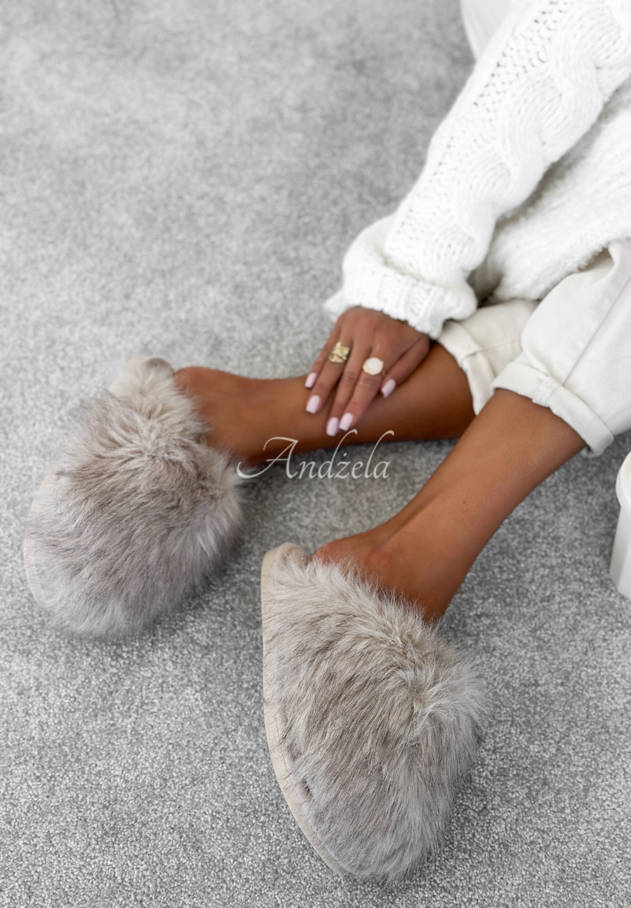 Flip-Flops mit Fell  Fluffy Feet Beige