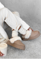 zamszowe kapcie z futerkiem Mountain View Hell Beige