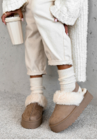 zamszowe kapcie z futerkiem Mountain View Hell Beige