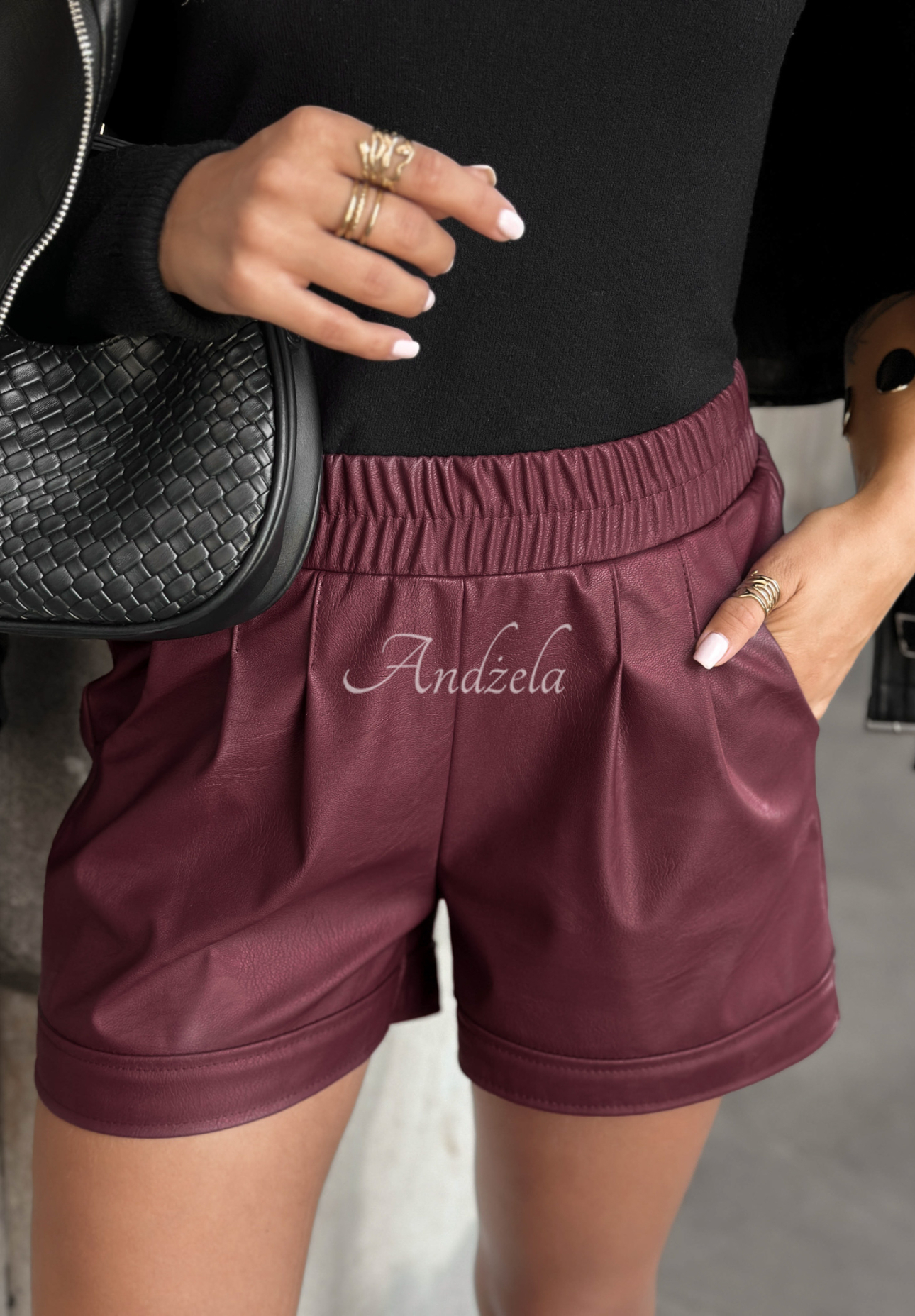 Kurze Shorts aus Kunstleder Affectional Burgund