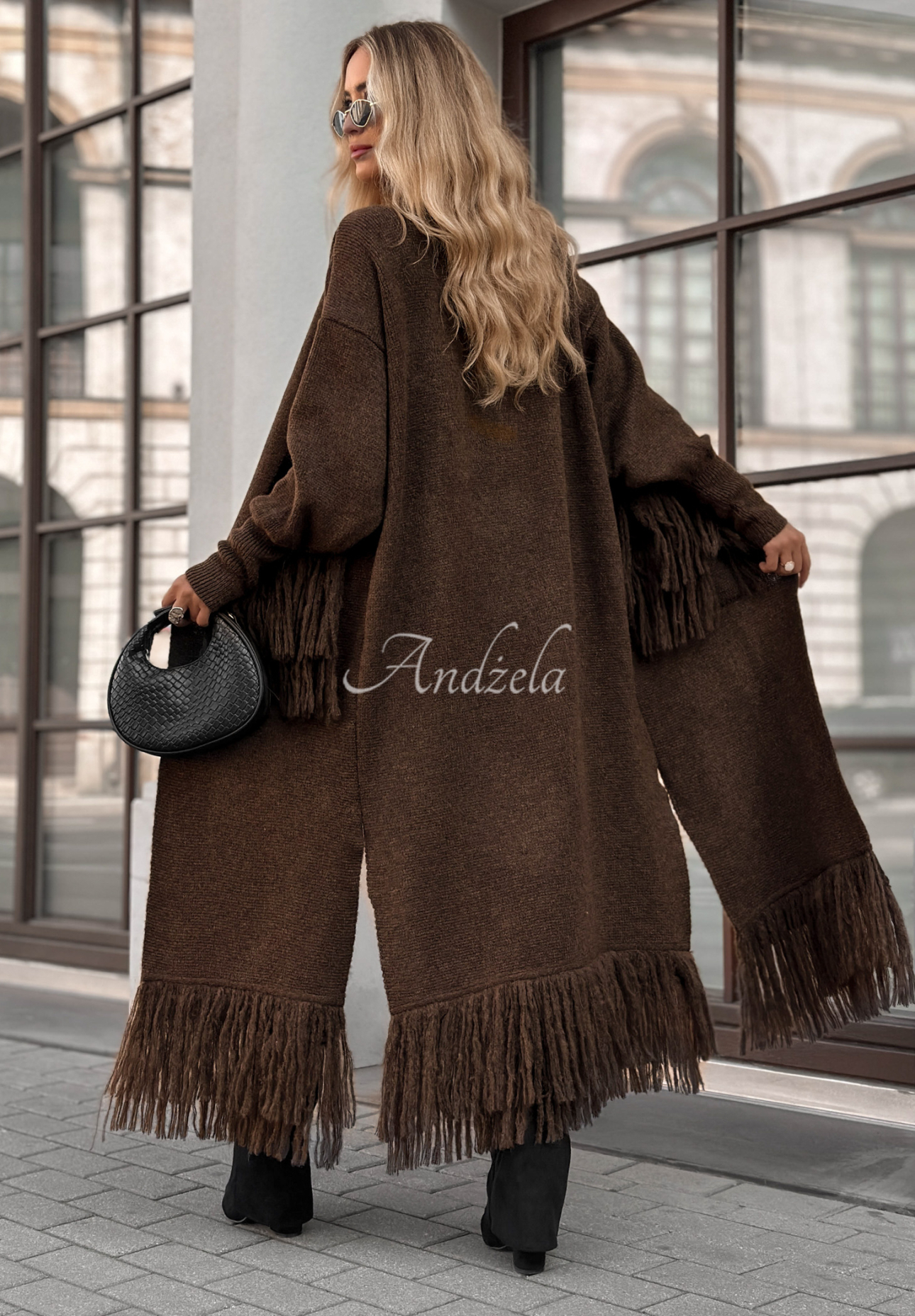 Langer Cardigan mit Fransen Find Her Glow Schokoladenbraun