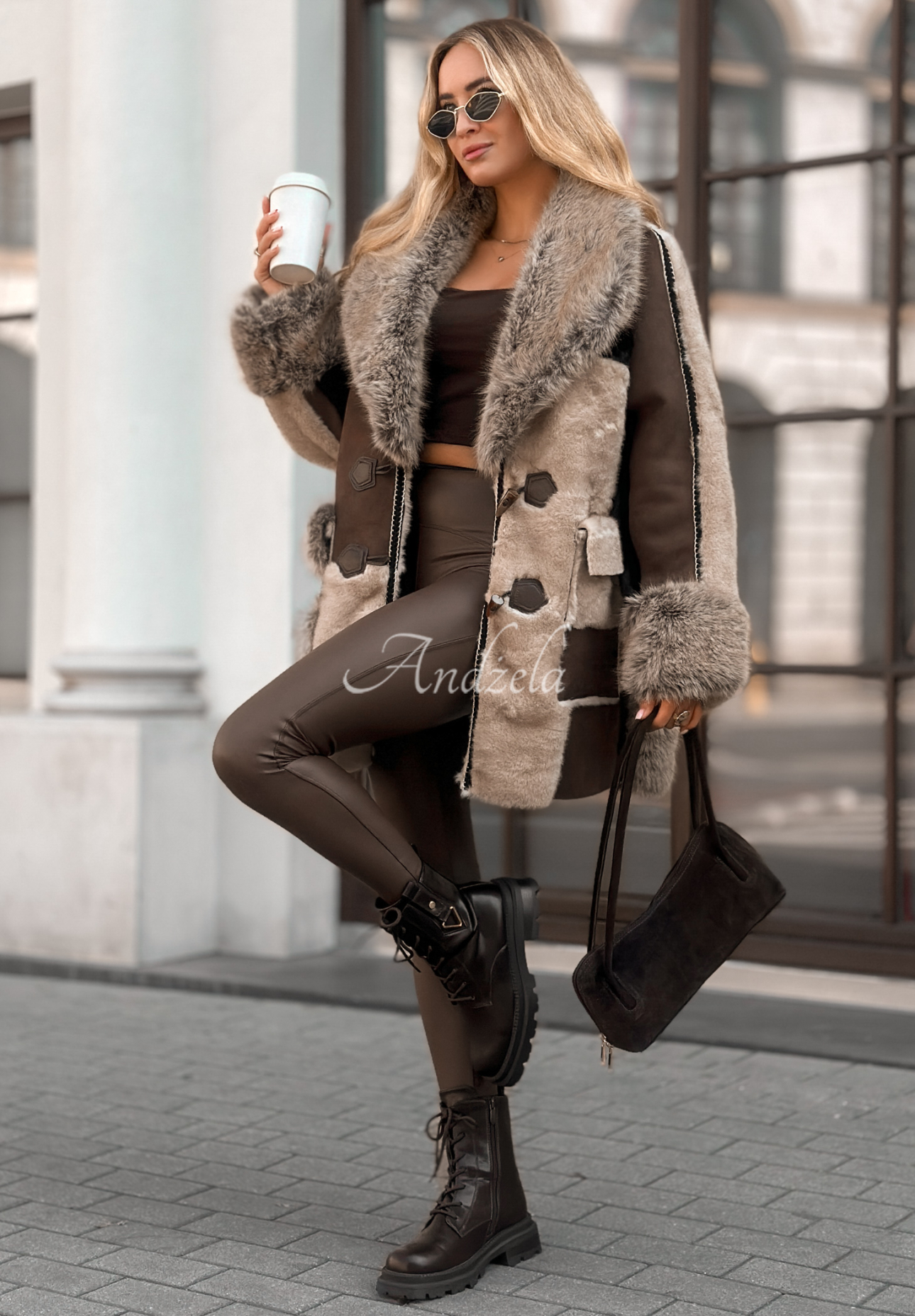 Schaffellmantel mit Pelz Caught In Mist beige-schokoladenbraun