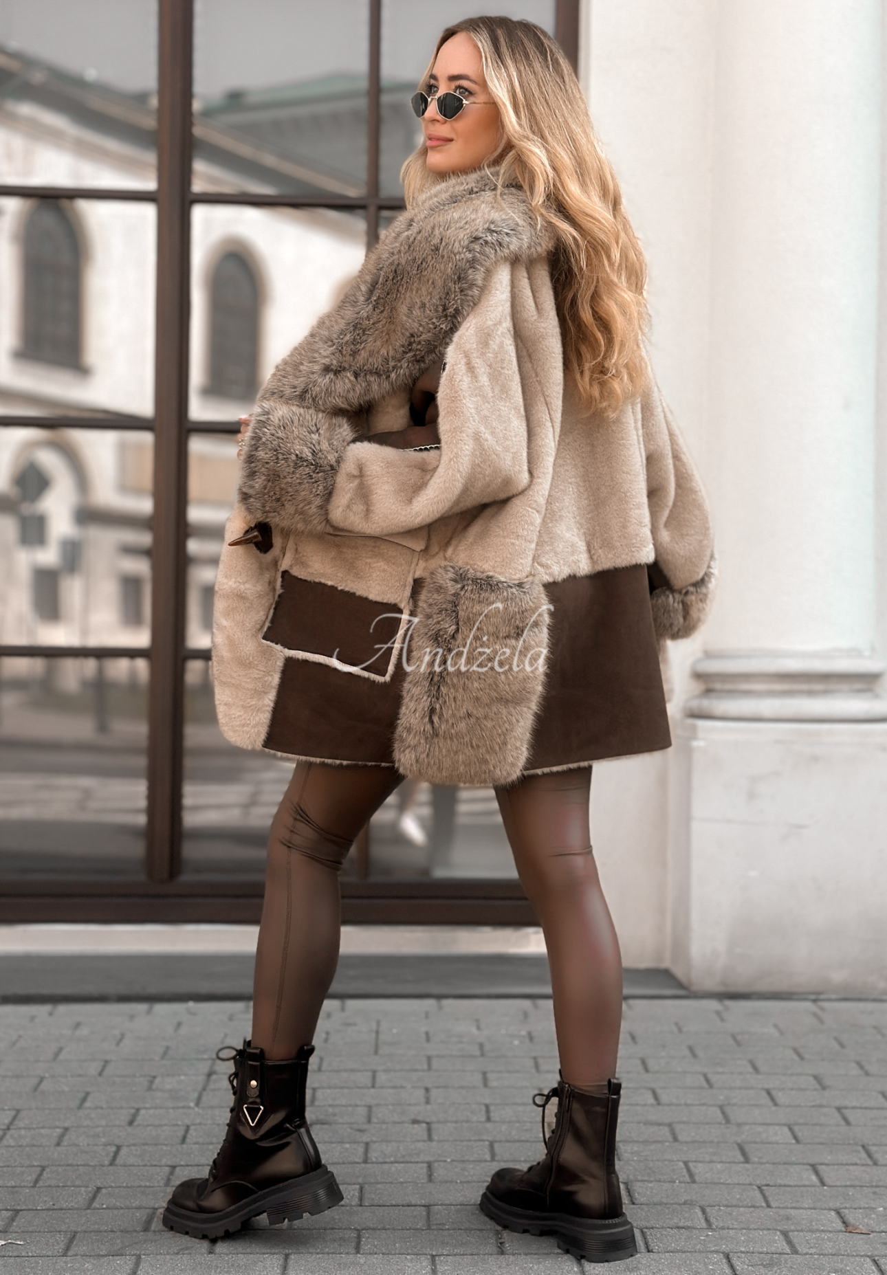 Schaffellmantel mit Pelz Caught In Mist beige-schokoladenbraun