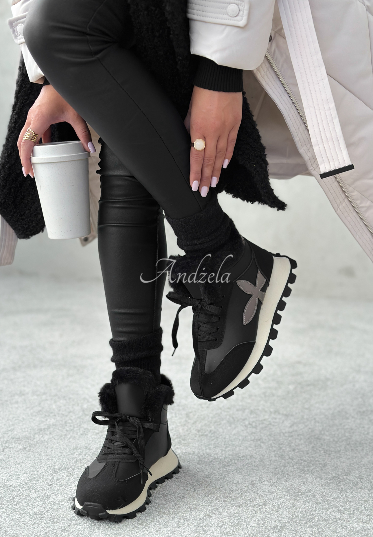 Sneakers mit Fell Getting Really Cold Schwarz