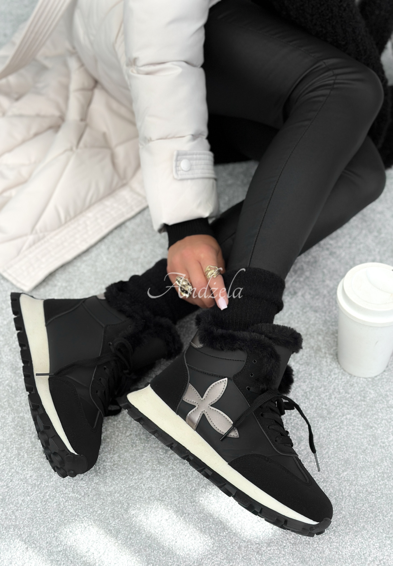 Sneakers mit Fell Getting Really Cold Schwarz