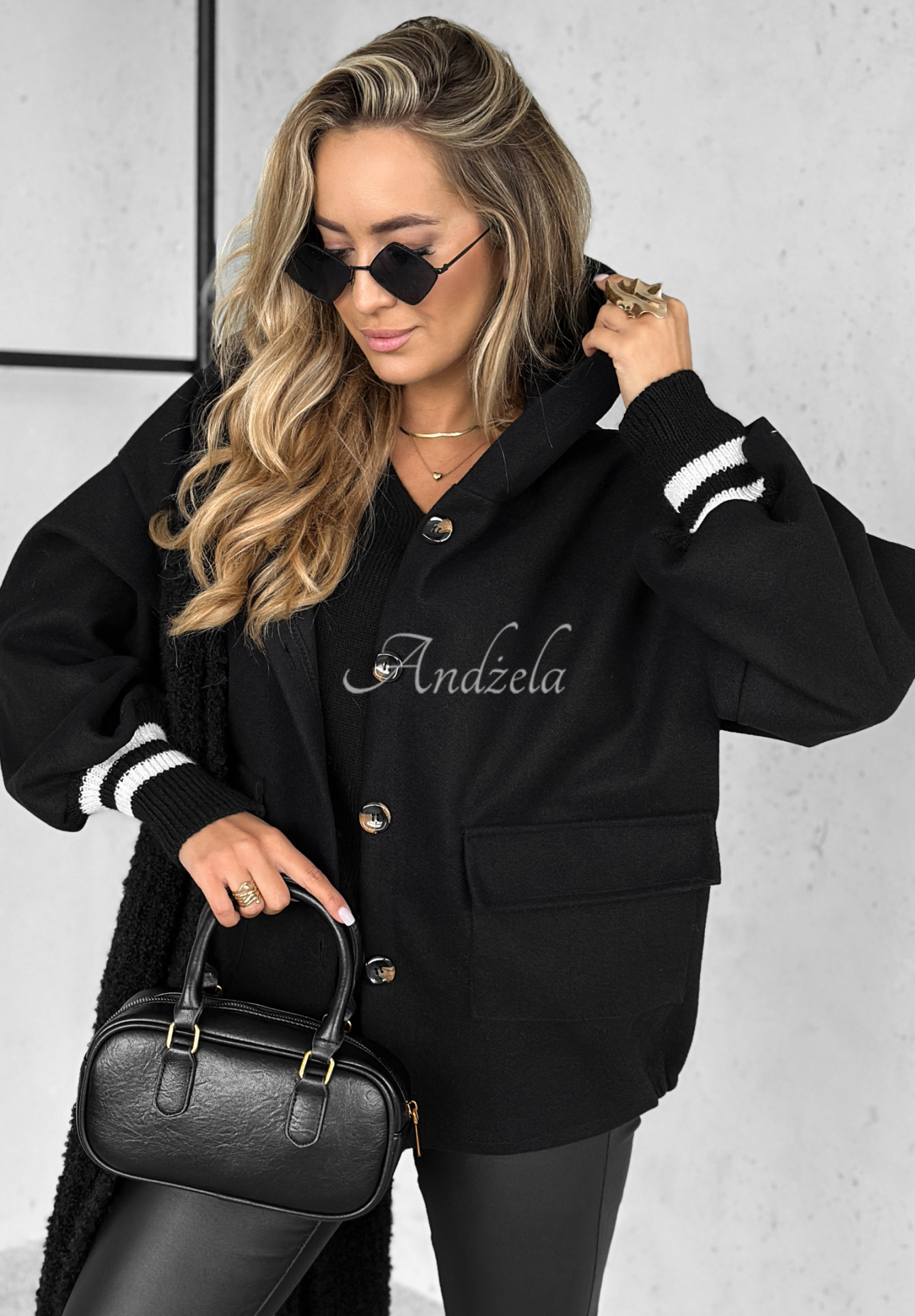 Kurze Jacke mit Kapuze Your New Number Schwarz