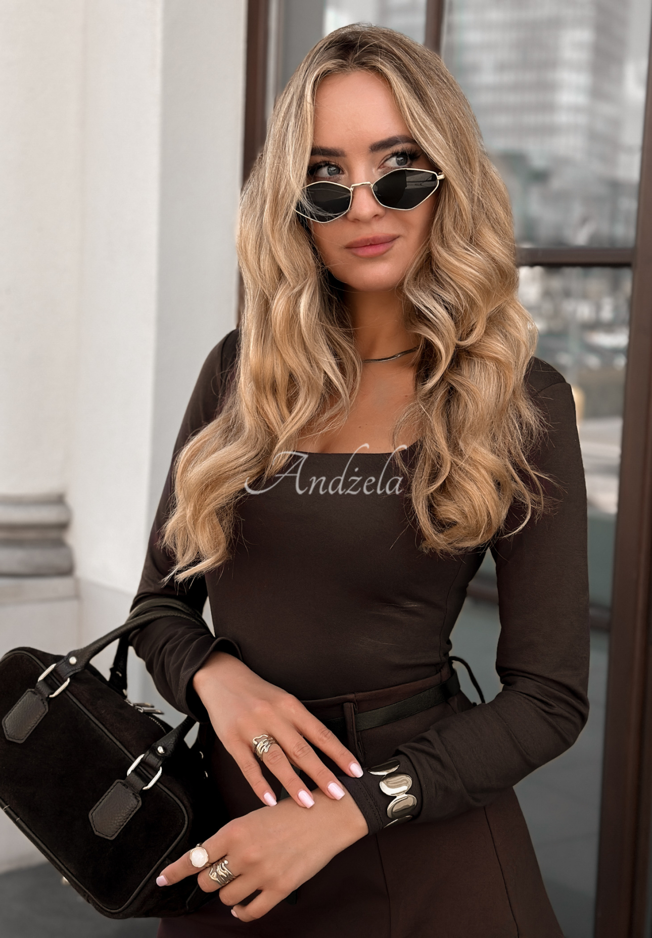 Viskosebluse mit quadratischem Ausschnitt Just Checking Schokoladenbraun