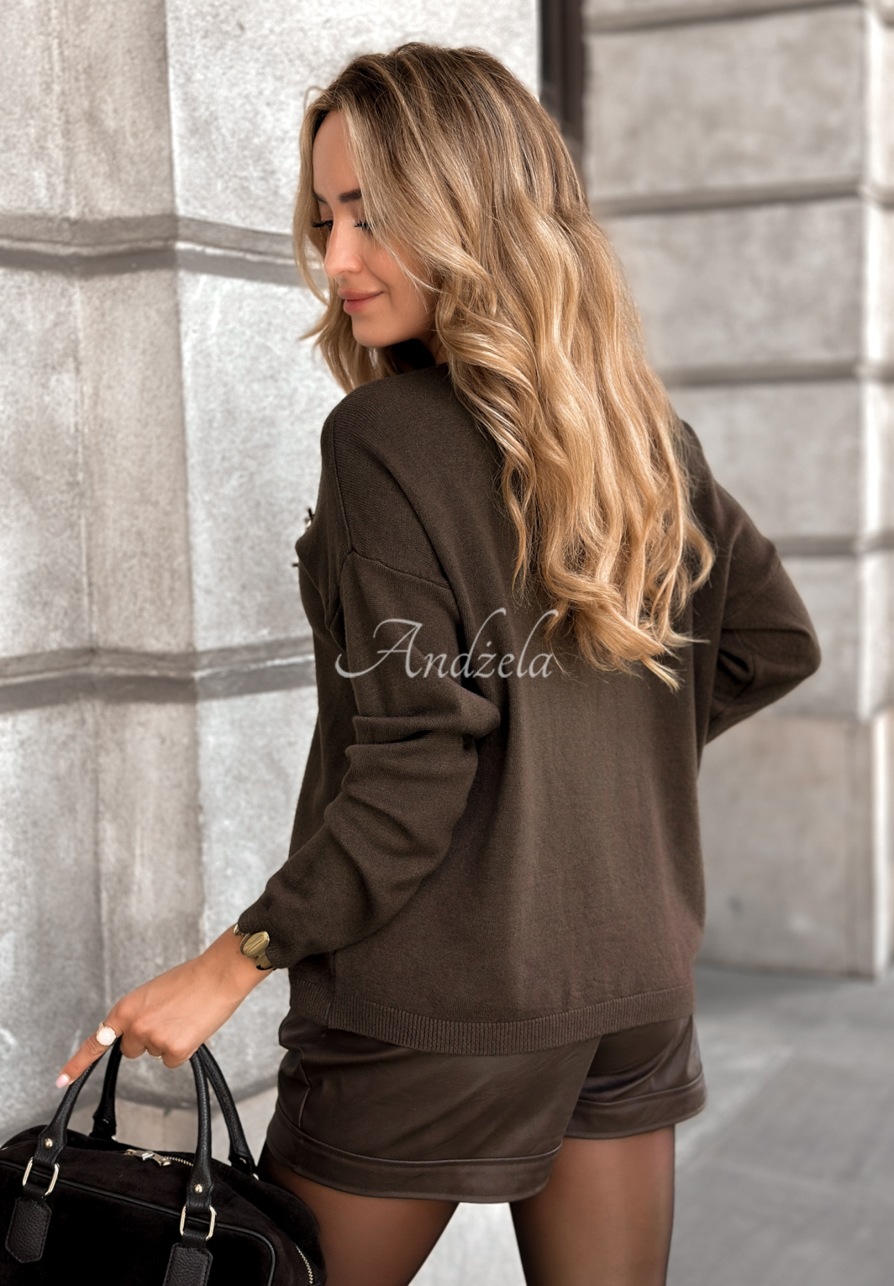 Leichter Pullover mit Ausschnitt Sensibility Schokoladenbraun