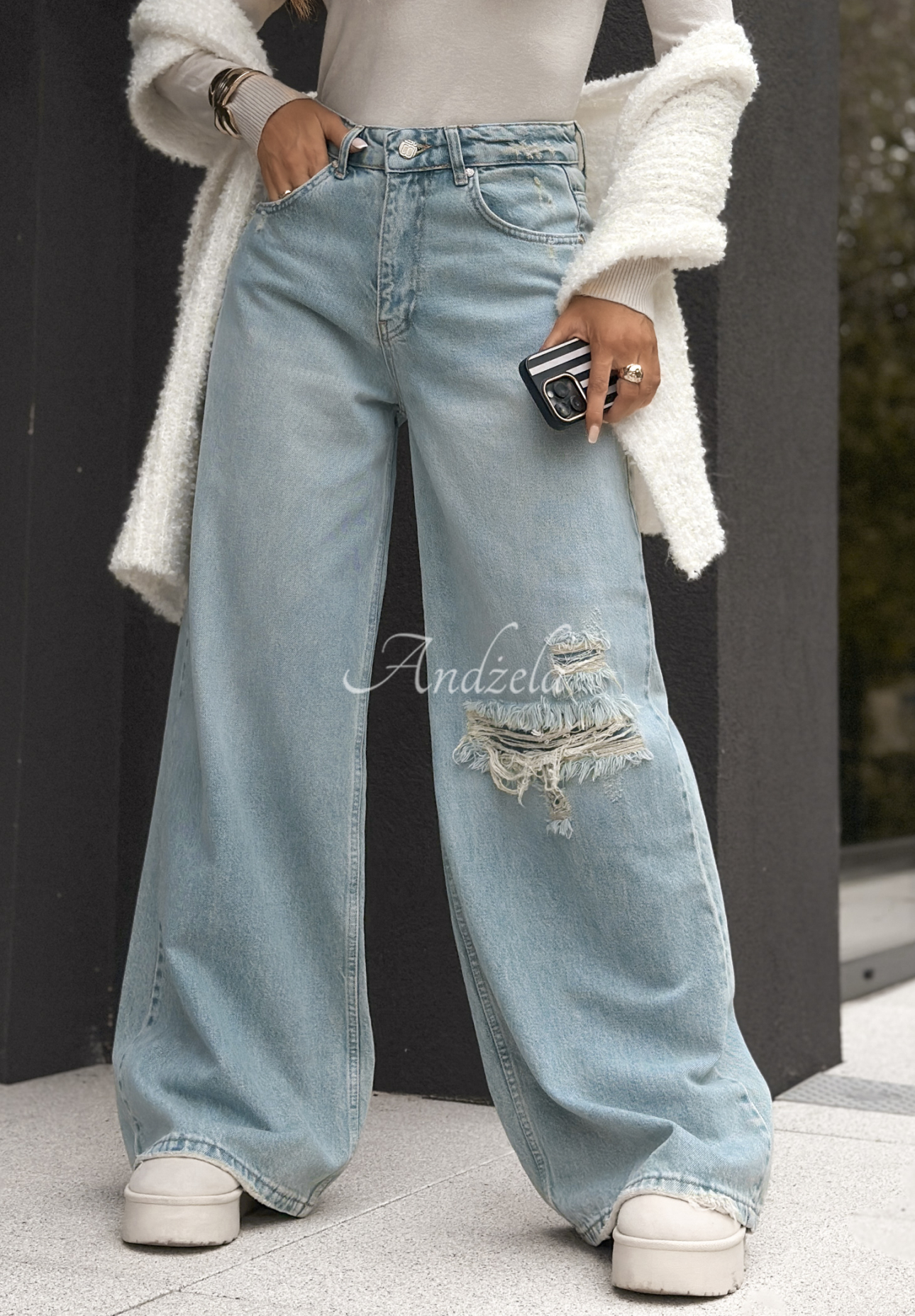 Wide Leg Jeans mit Abschürfungen You Were Here Hellblau