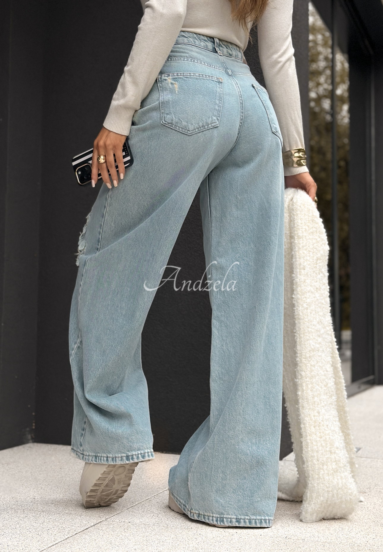 Wide Leg Jeans mit Abschürfungen You Were Here Hellblau