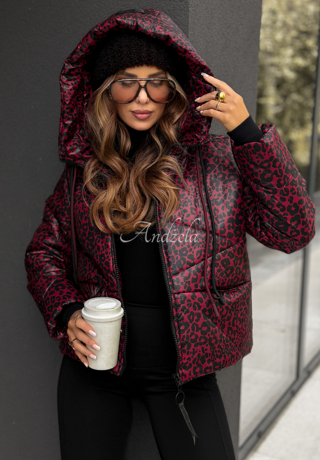 Kurze Steppjacke mit Leopardenmuster Not Impressed Burgunderrot