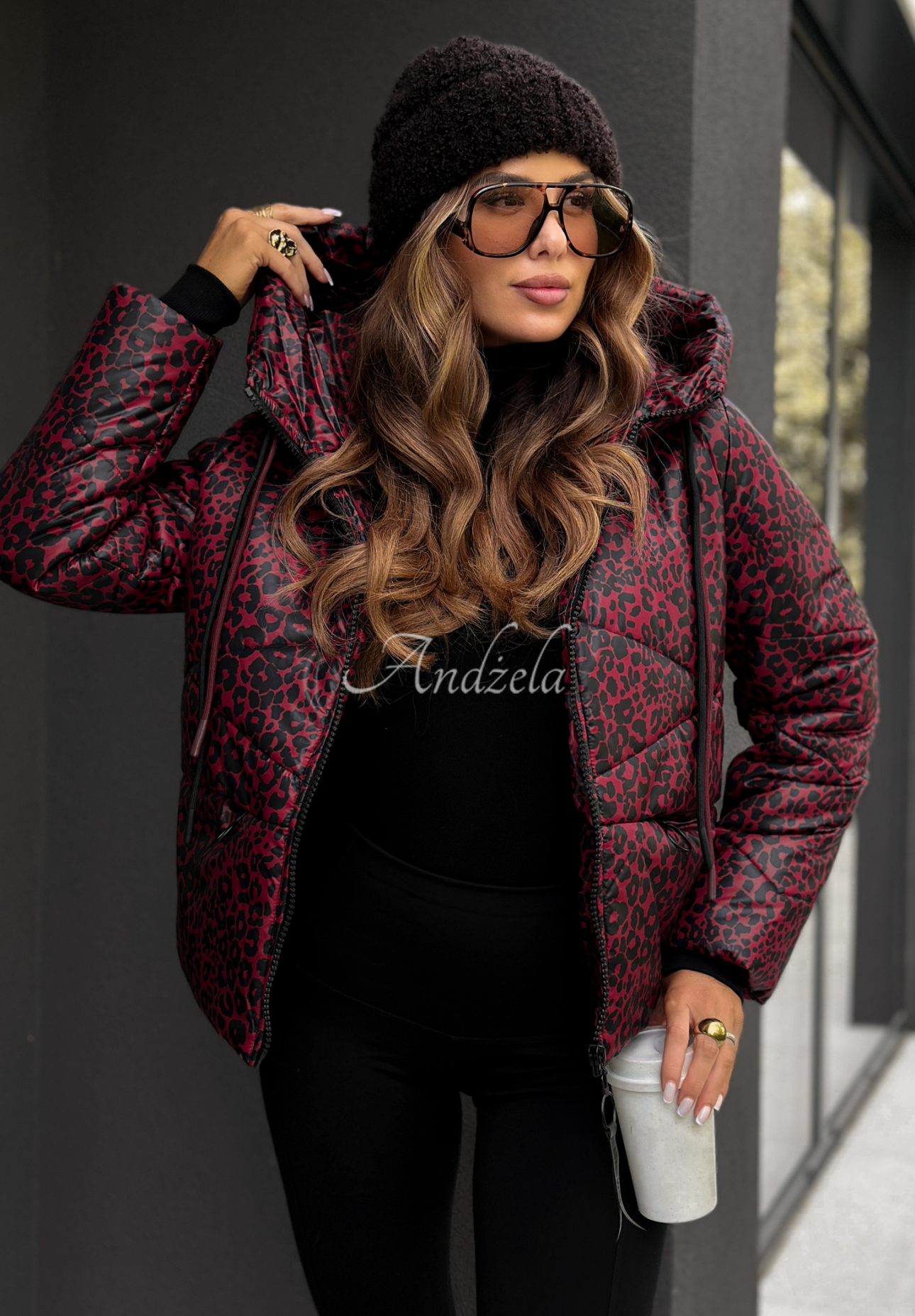 Kurze Steppjacke mit Leopardenmuster Not Impressed Burgunderrot