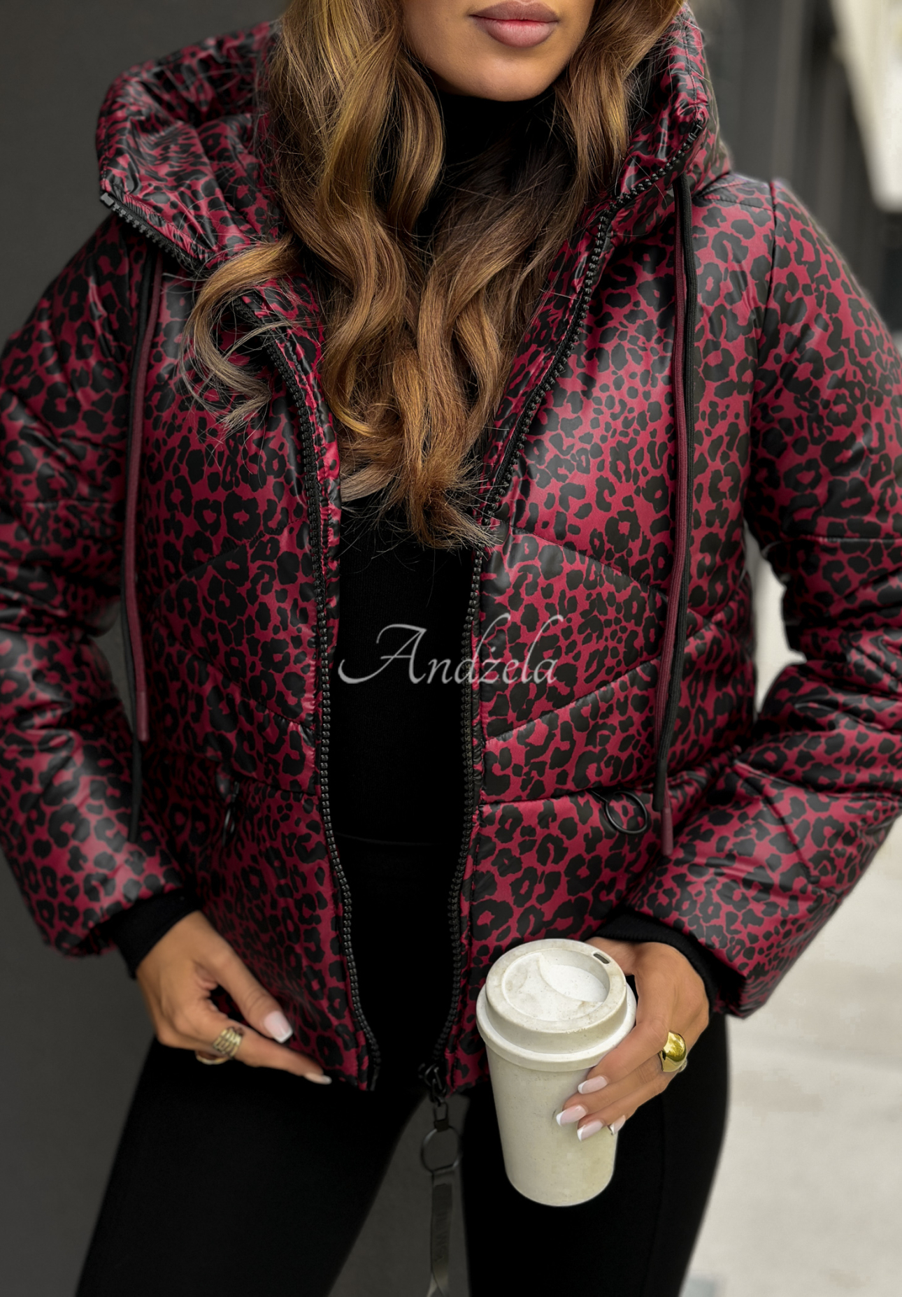 Kurze Steppjacke mit Leopardenmuster Not Impressed Burgunderrot