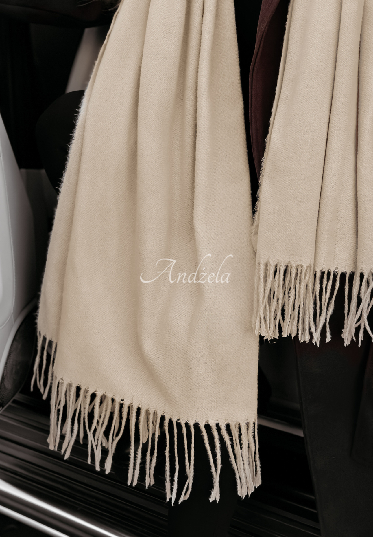 Schal mit Fransen Closer To Heaven Beige