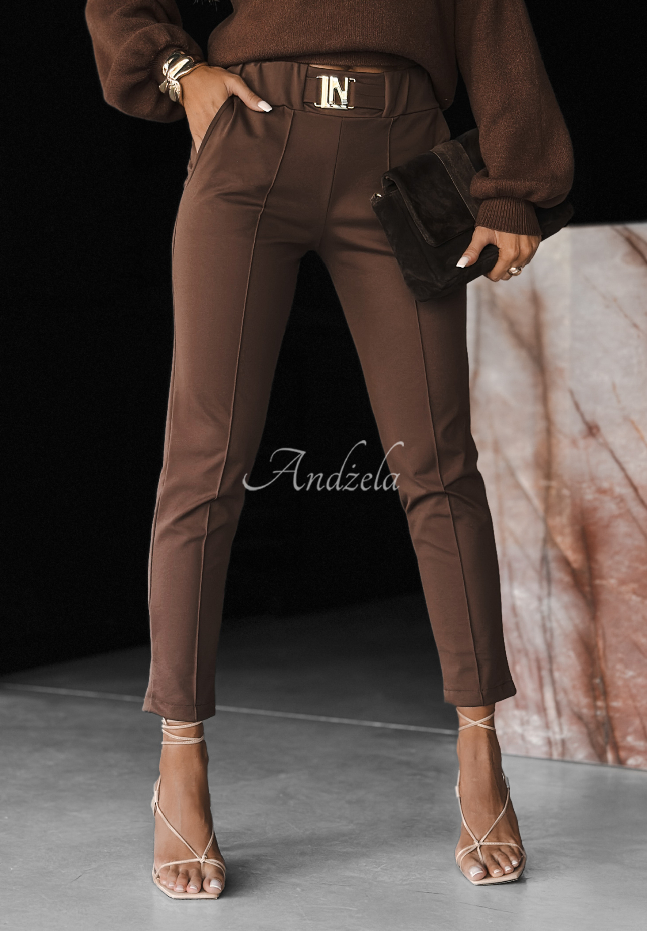 Material Hose Every Day Count helle Schokolade