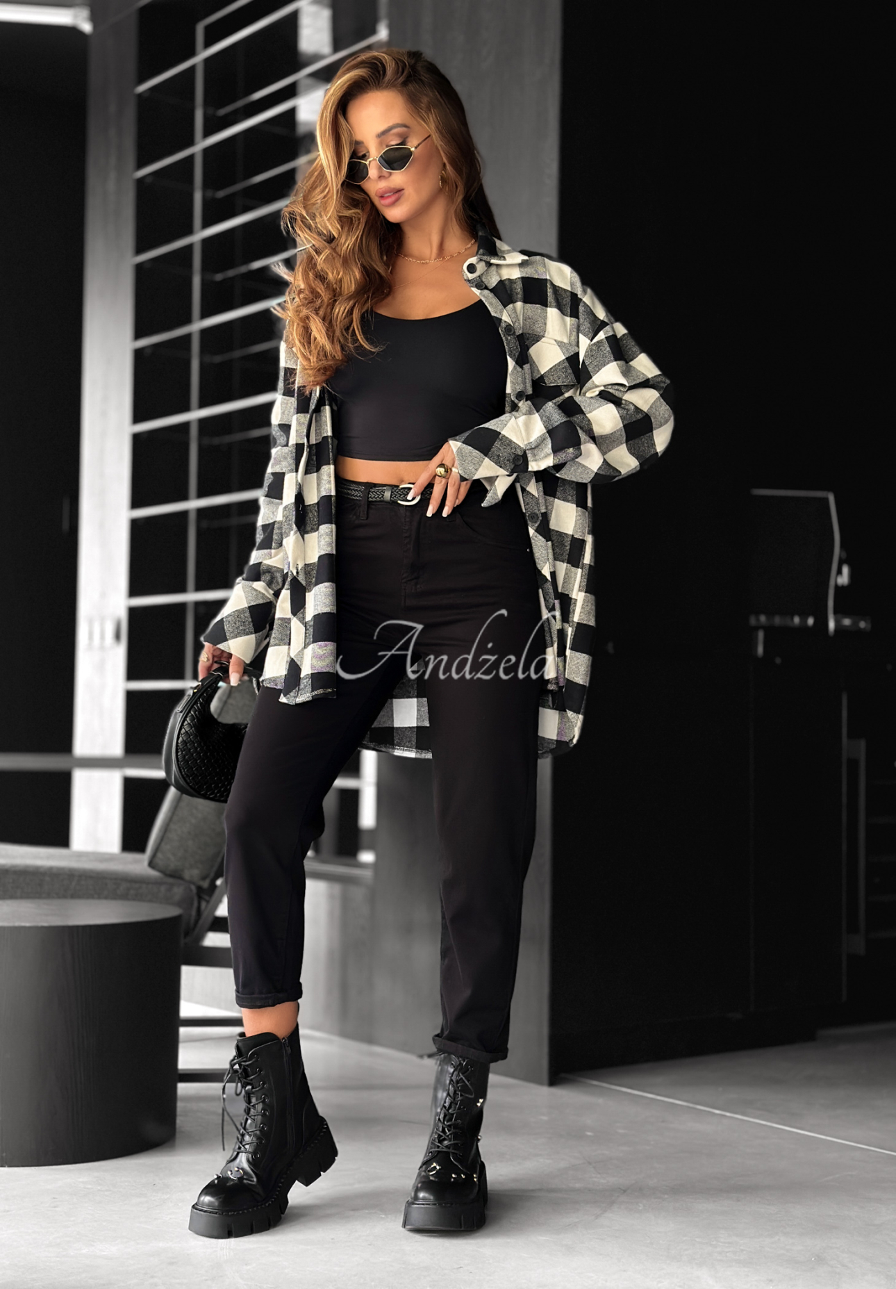 Mom-Fit Jeans mit Gürtel Didn’t Think So Schwarz