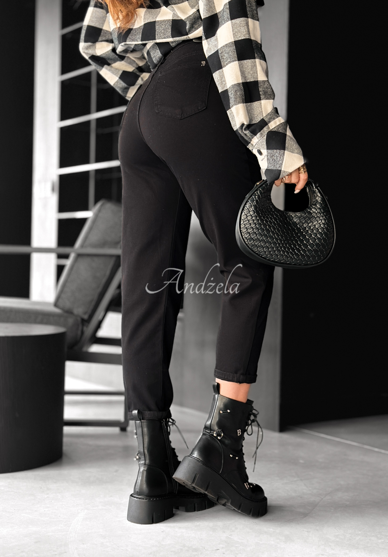 Mom-Fit Jeans mit Gürtel Didn’t Think So Schwarz