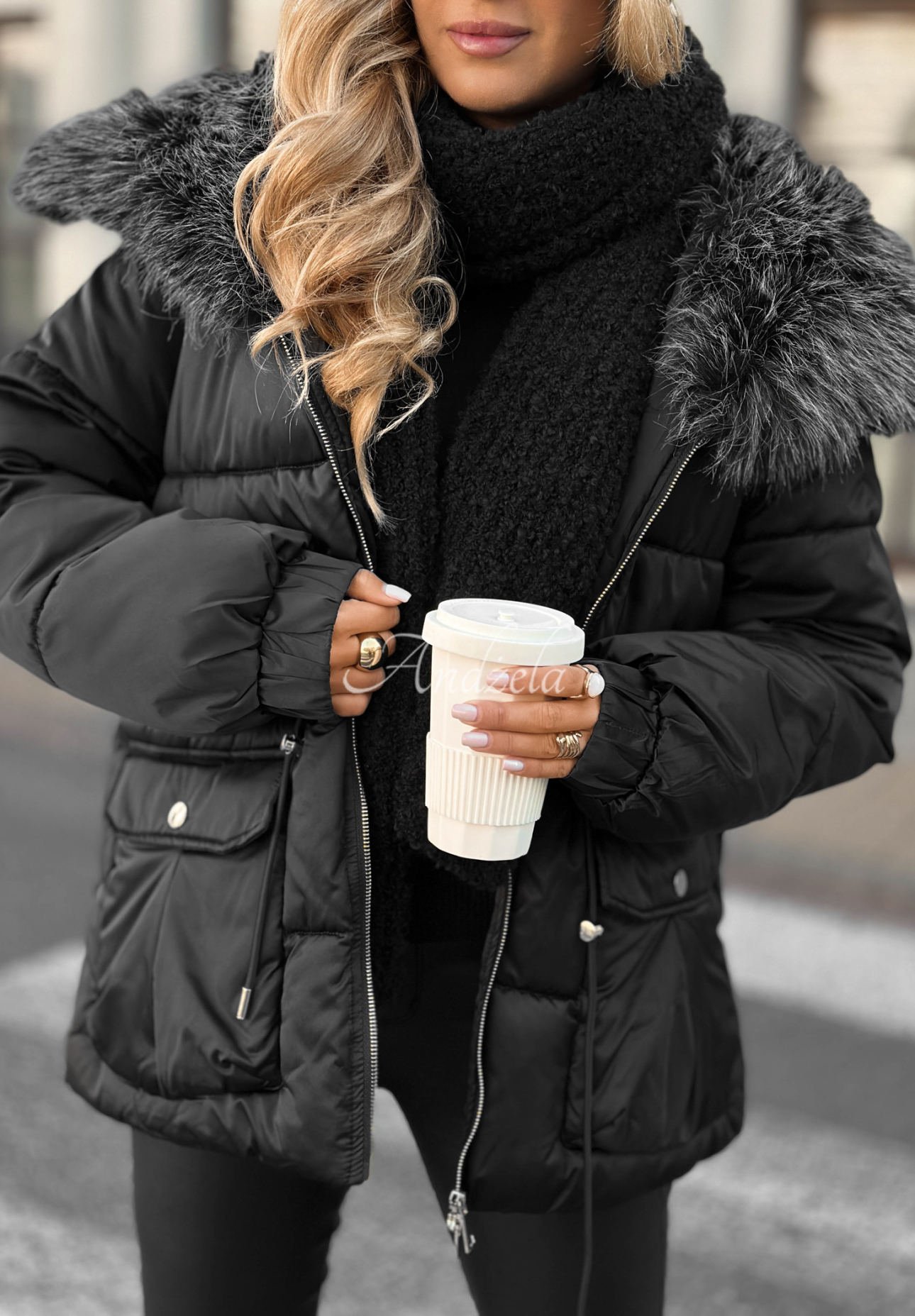 Kurze Jacke mit Fell Interesting Story Schwarz