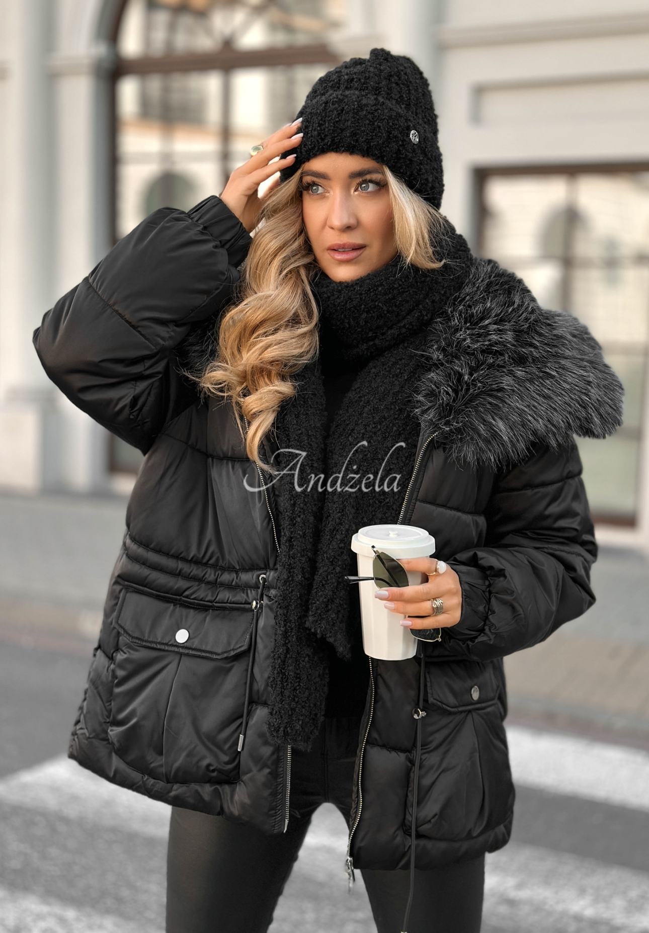 Kurze Jacke mit Fell Interesting Story Schwarz