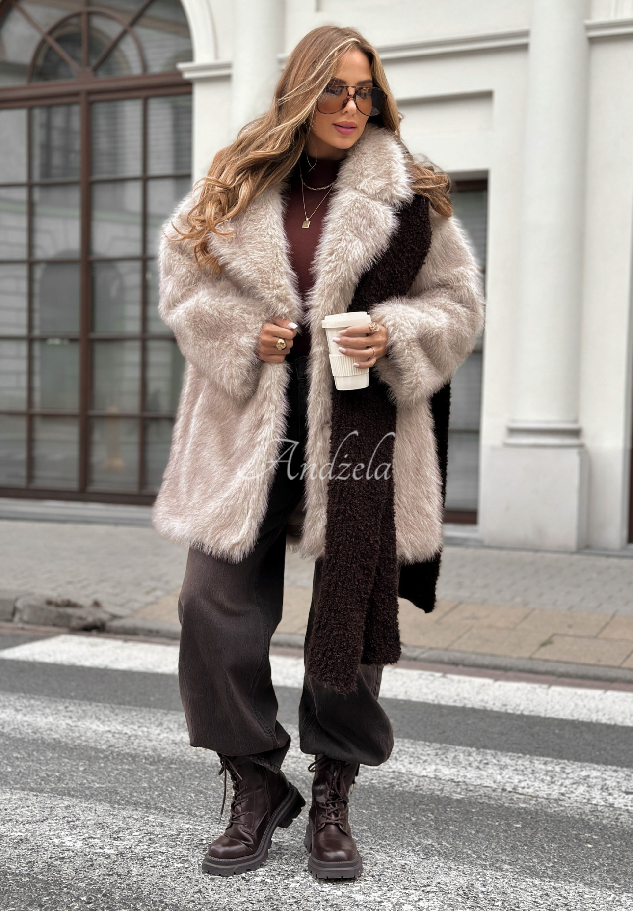 Pelzmantel mit Kragen Chestnut Hill Beige