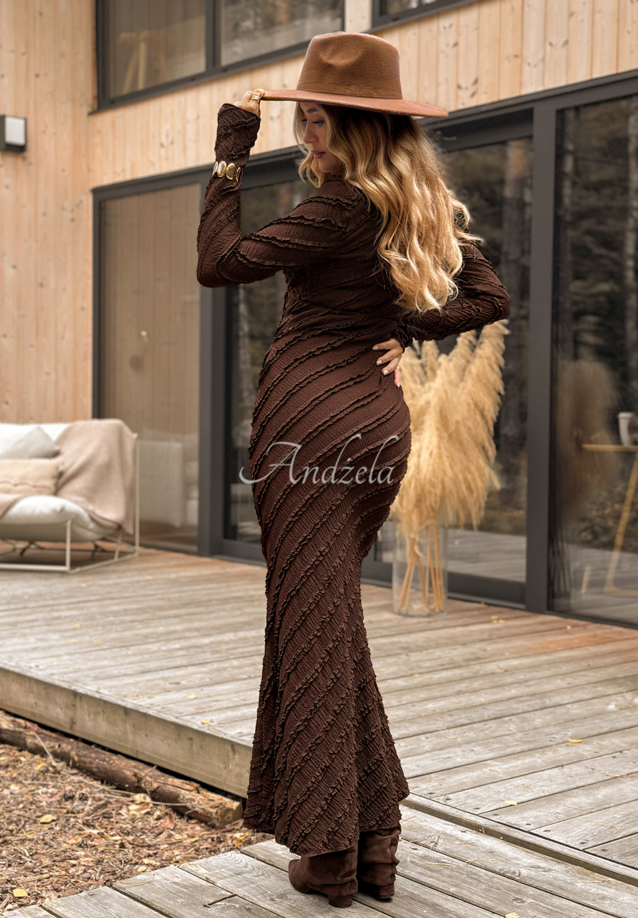 Still Miss You maxi dress with ruffles chocolate