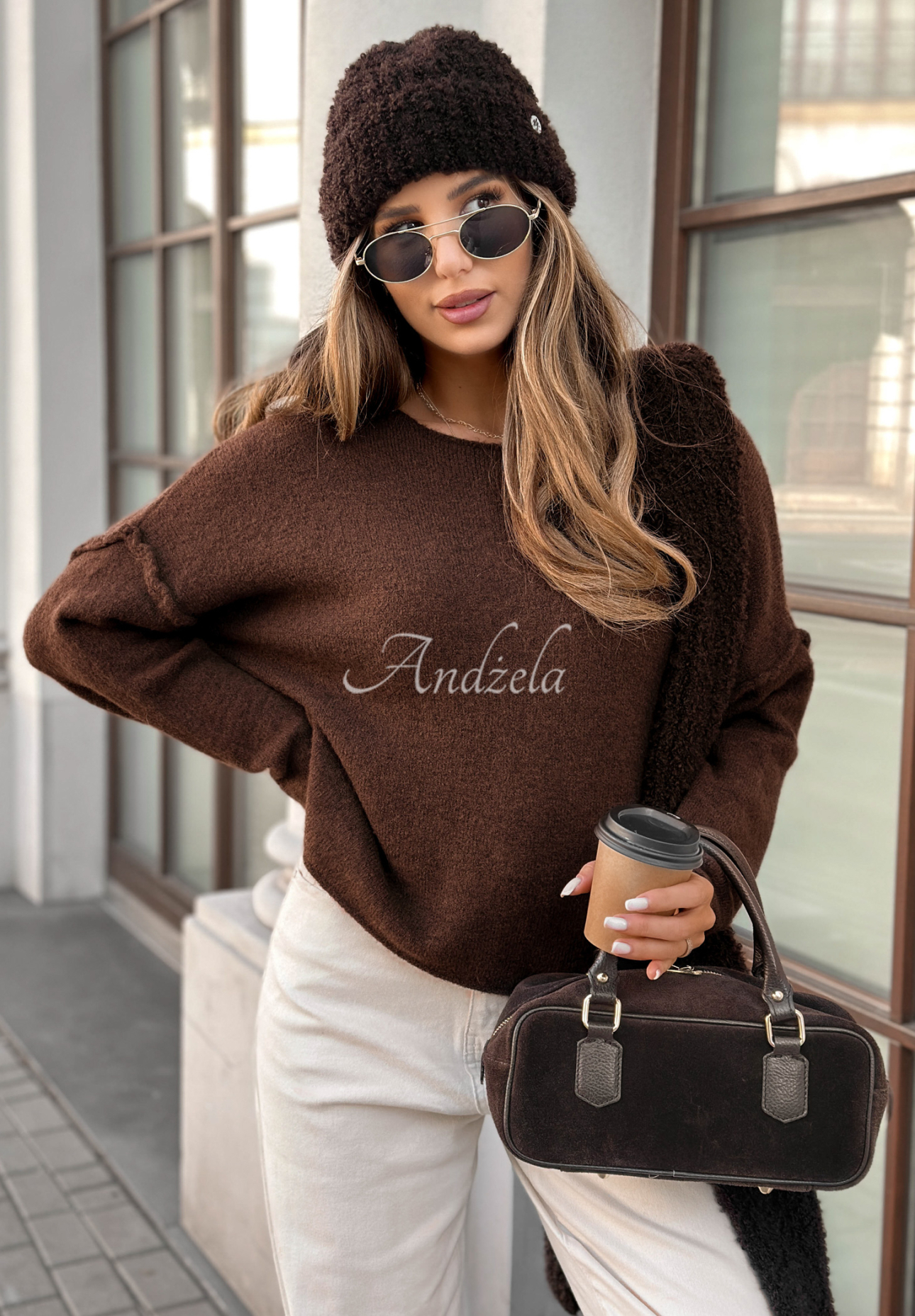 Sweter oversize Go Ask Her czekoladowy