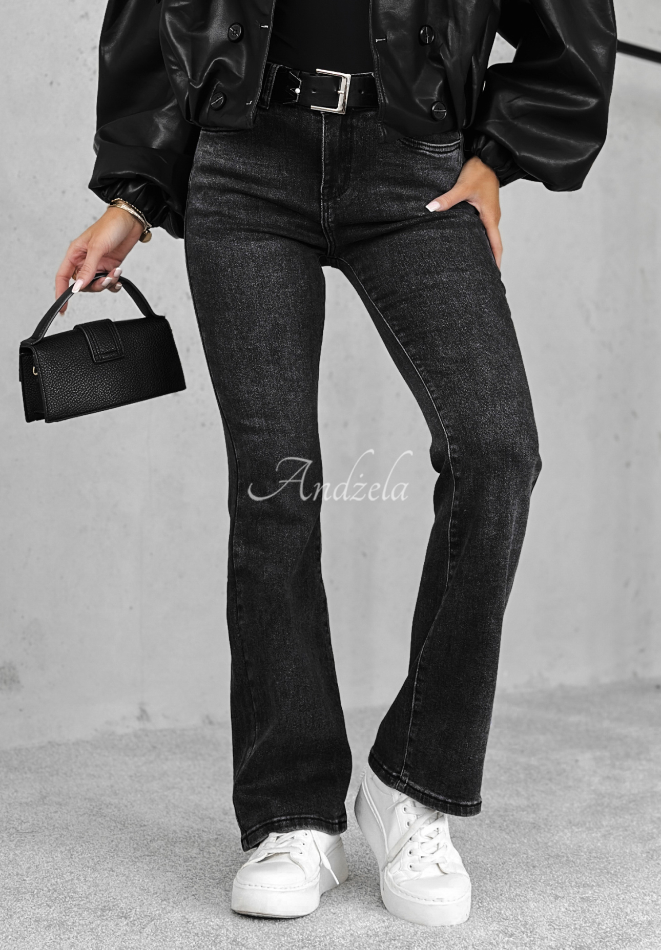 Ausgestellte Jeans mit Gürtel Just My Luck Dunkelgrau
