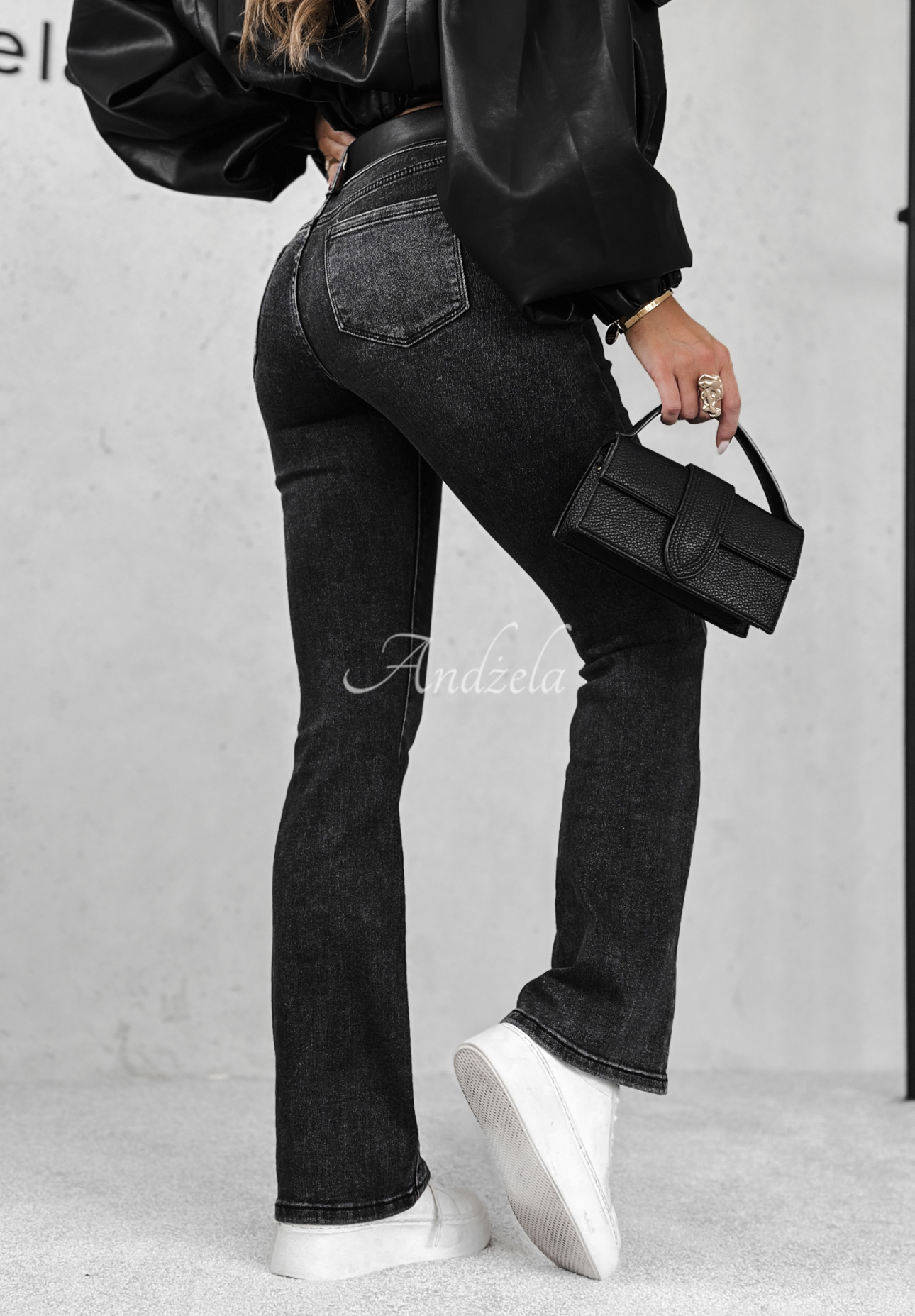Ausgestellte Jeans mit Gürtel Just My Luck Dunkelgrau