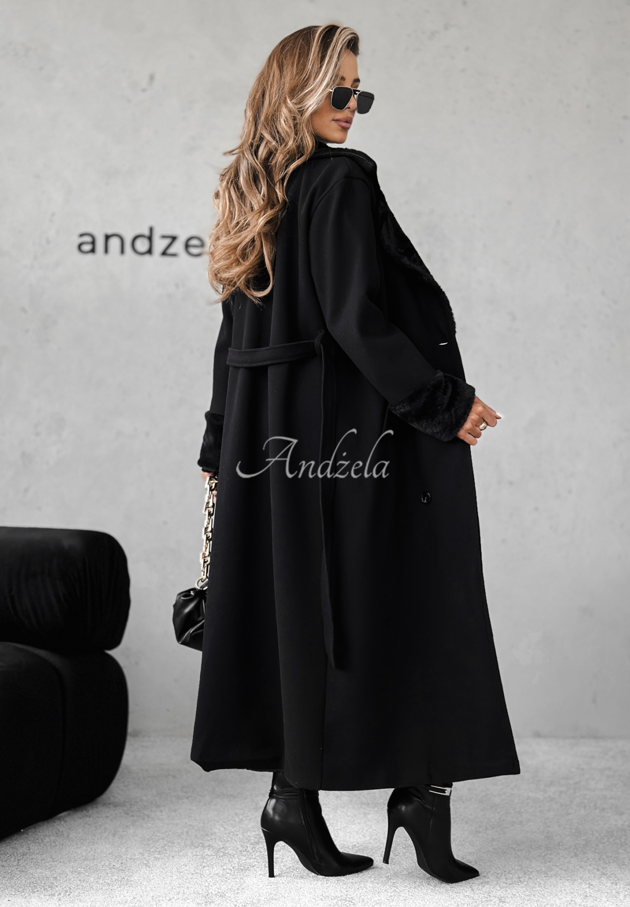 Langer Mantel mit Fell Not My Fault Schwarz