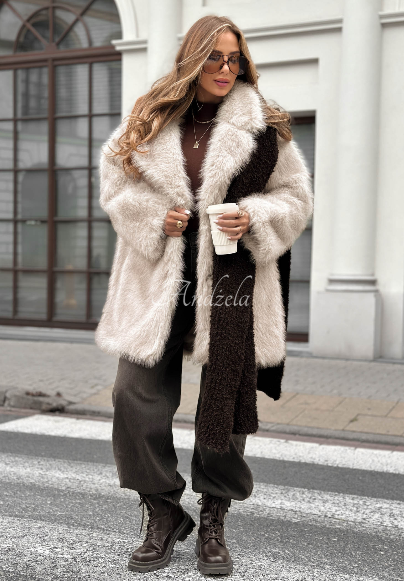 Pelzmantel mit Kragen Chestnut Hill Beige