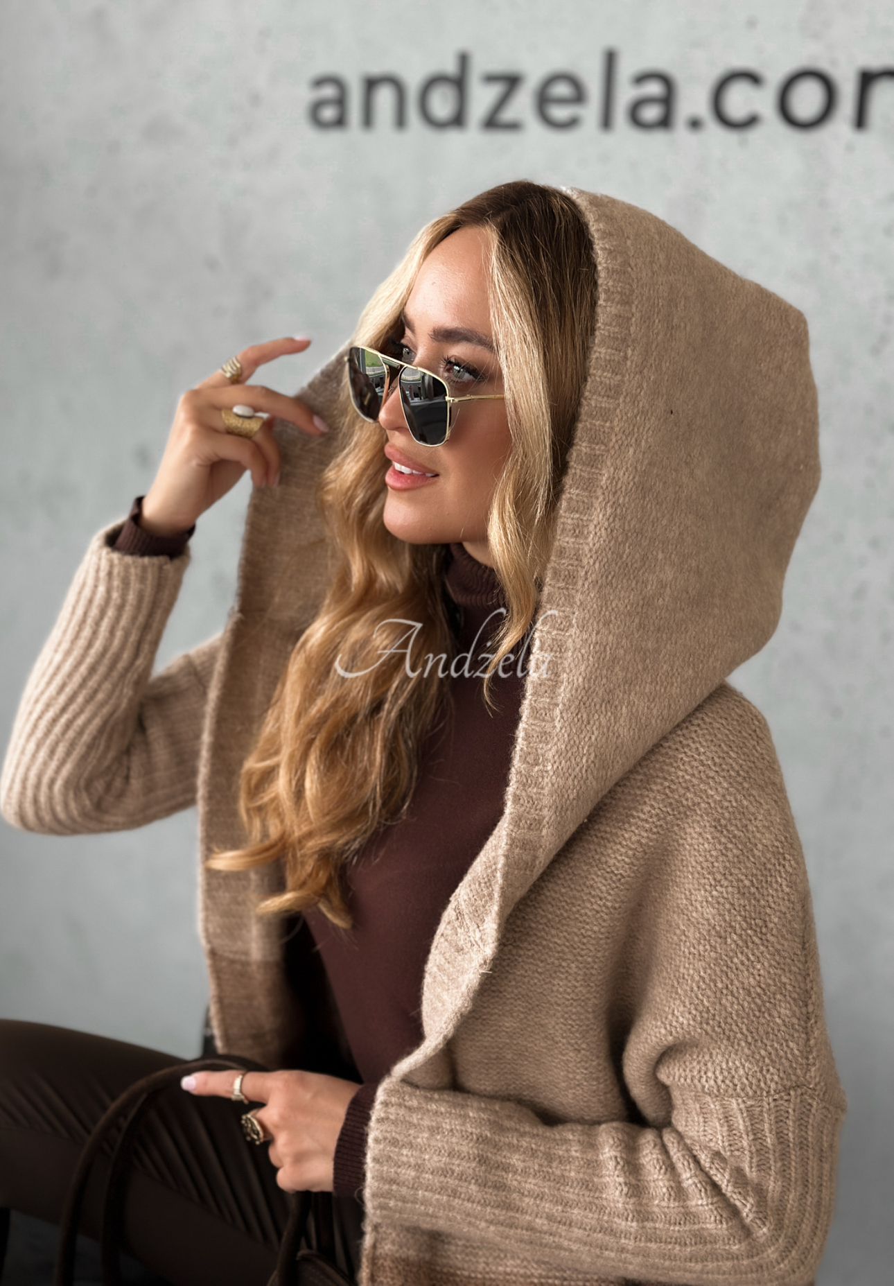 Langer Cardigan mit Wolle Show Me More Beige