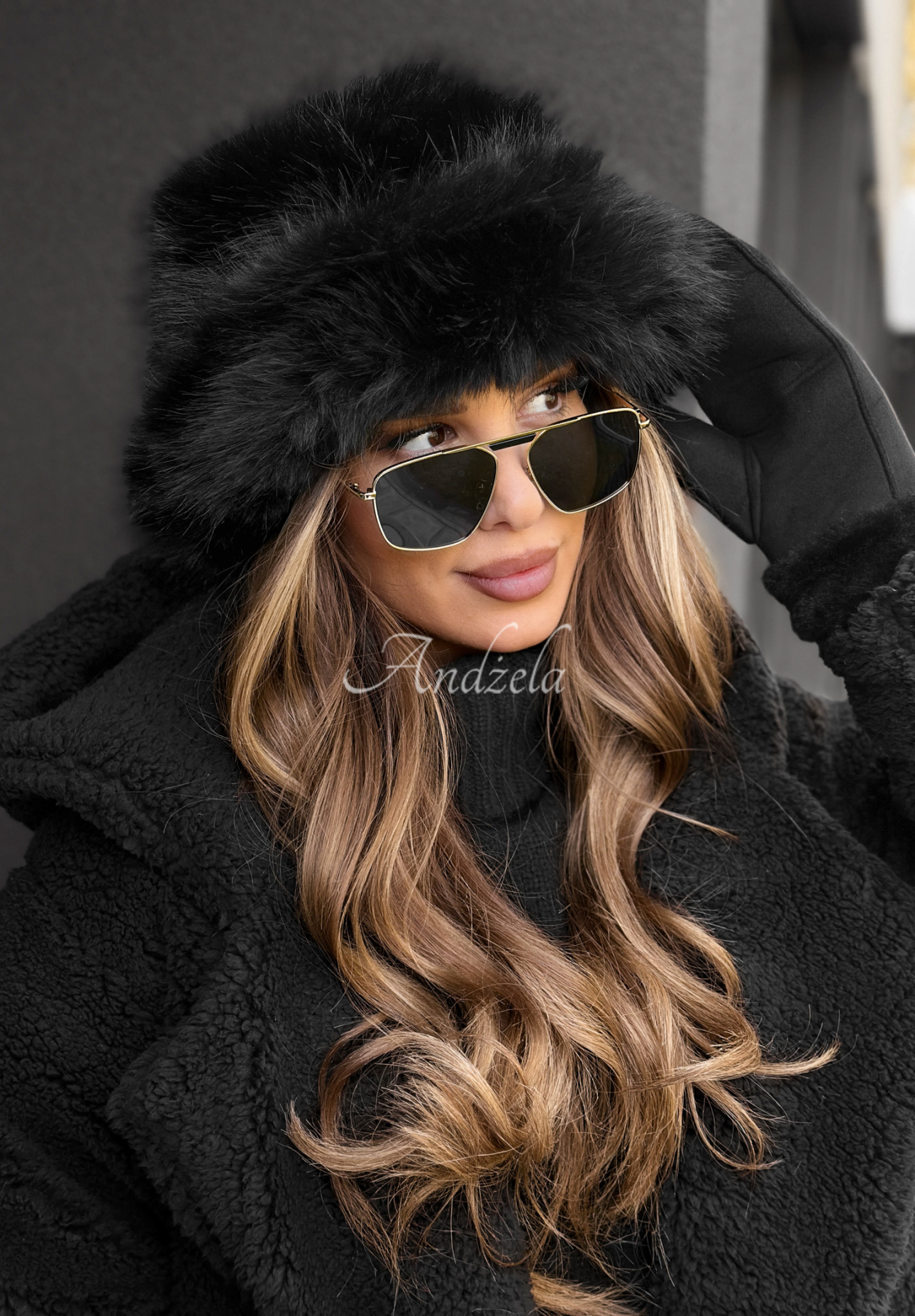 Bucket Hat mit Fell Winter Cuddles Schwarz