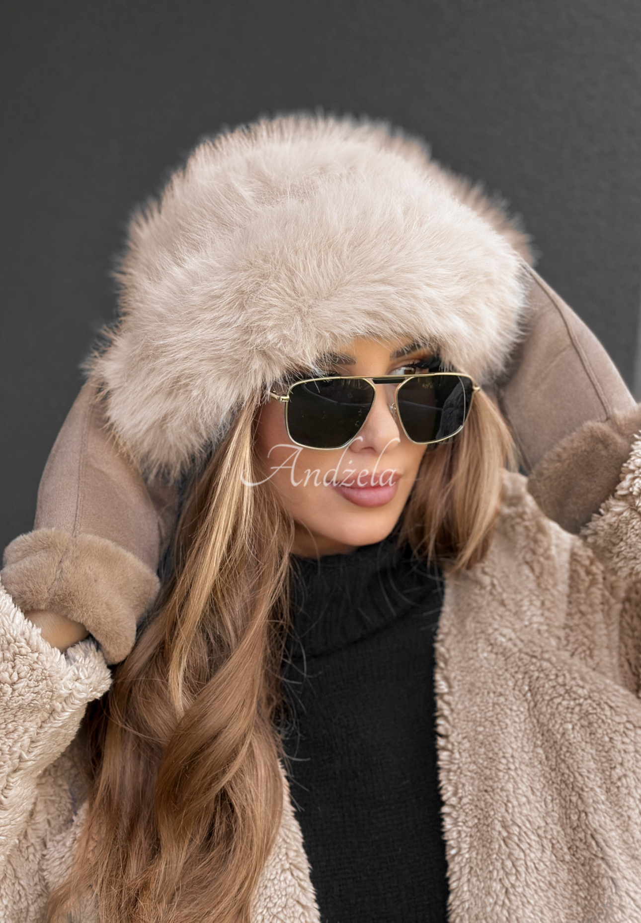 Bucket Hat mit Fell Winter Cuddles Beige