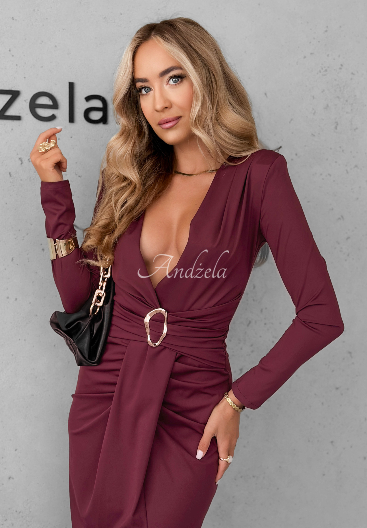 Figurbetontes Kleid mit Rüschen Every Dance Move Burgunderrot