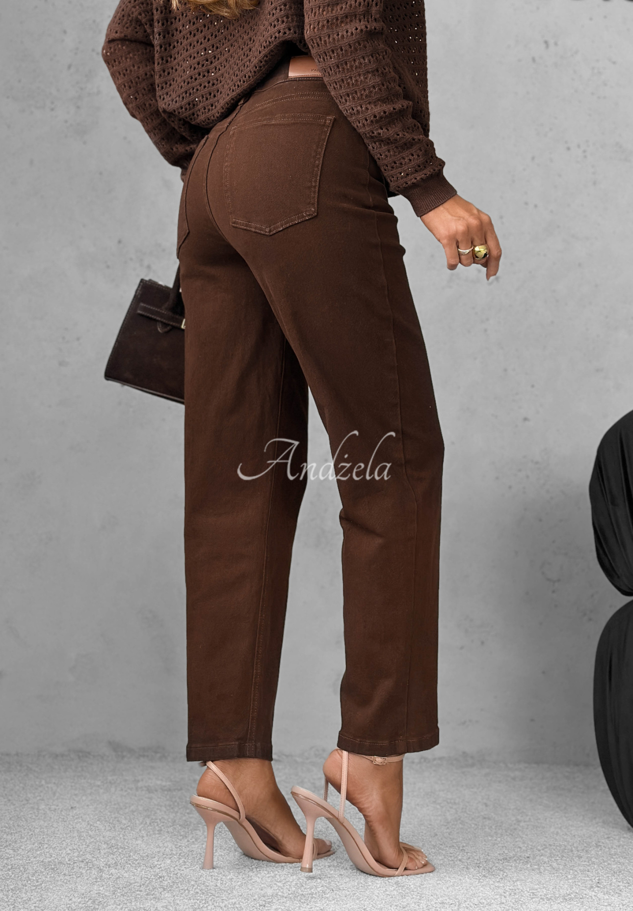 Mom-Fit Jeans Cold Message Schokoladenbraun
