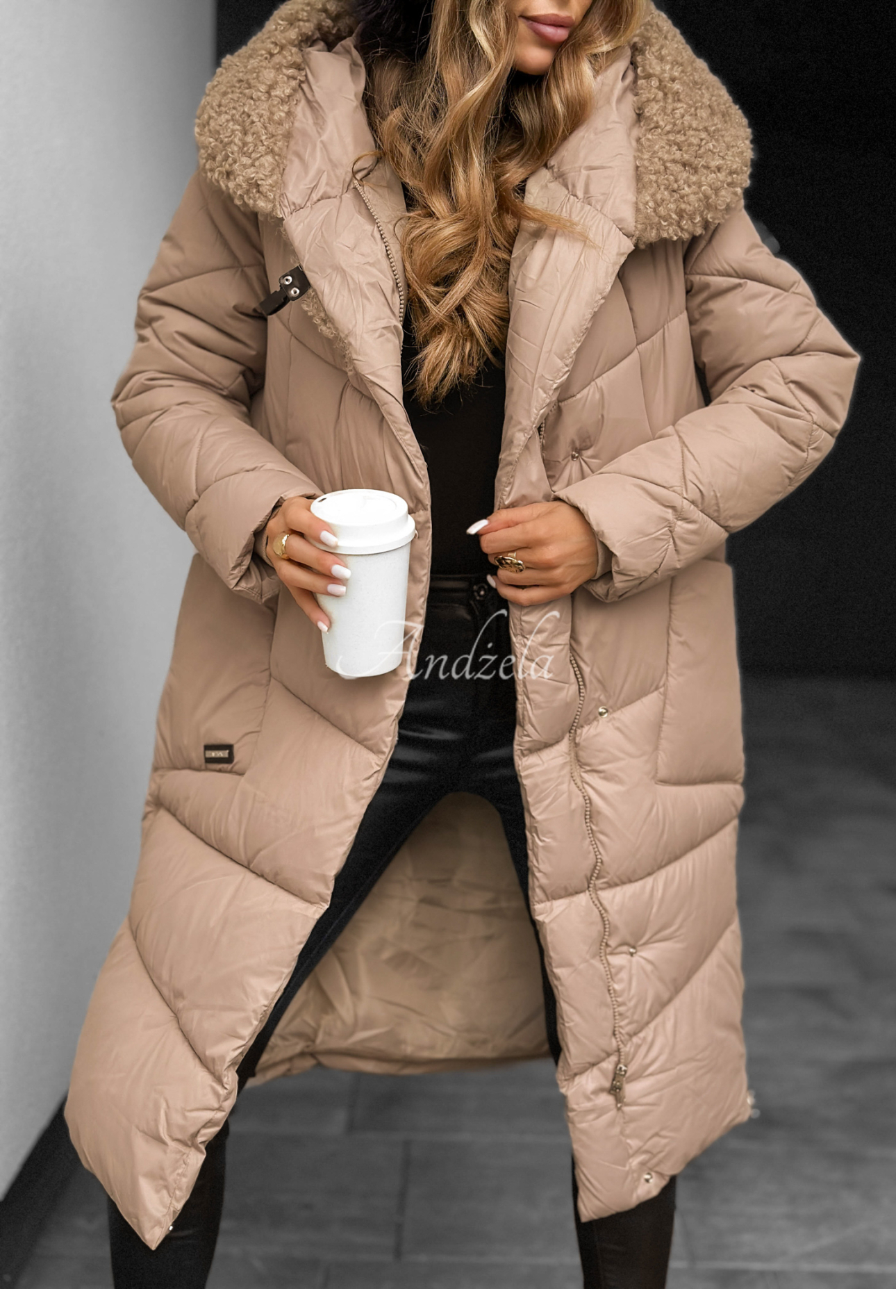 Steppjacke mit Schaffell October Leaves Beige