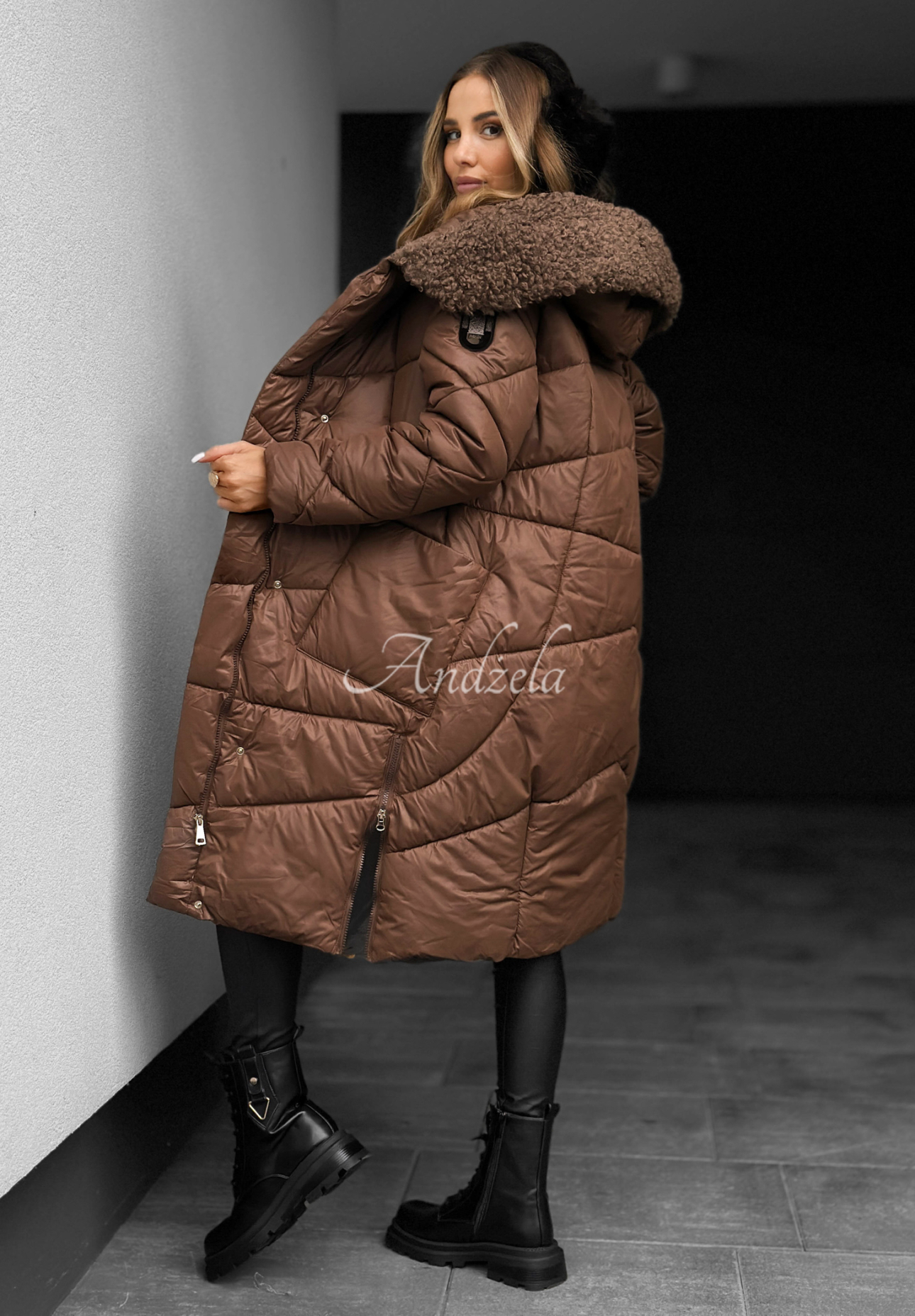 Steppjacke mit Schaffell October Leaves Schokoladenbraun