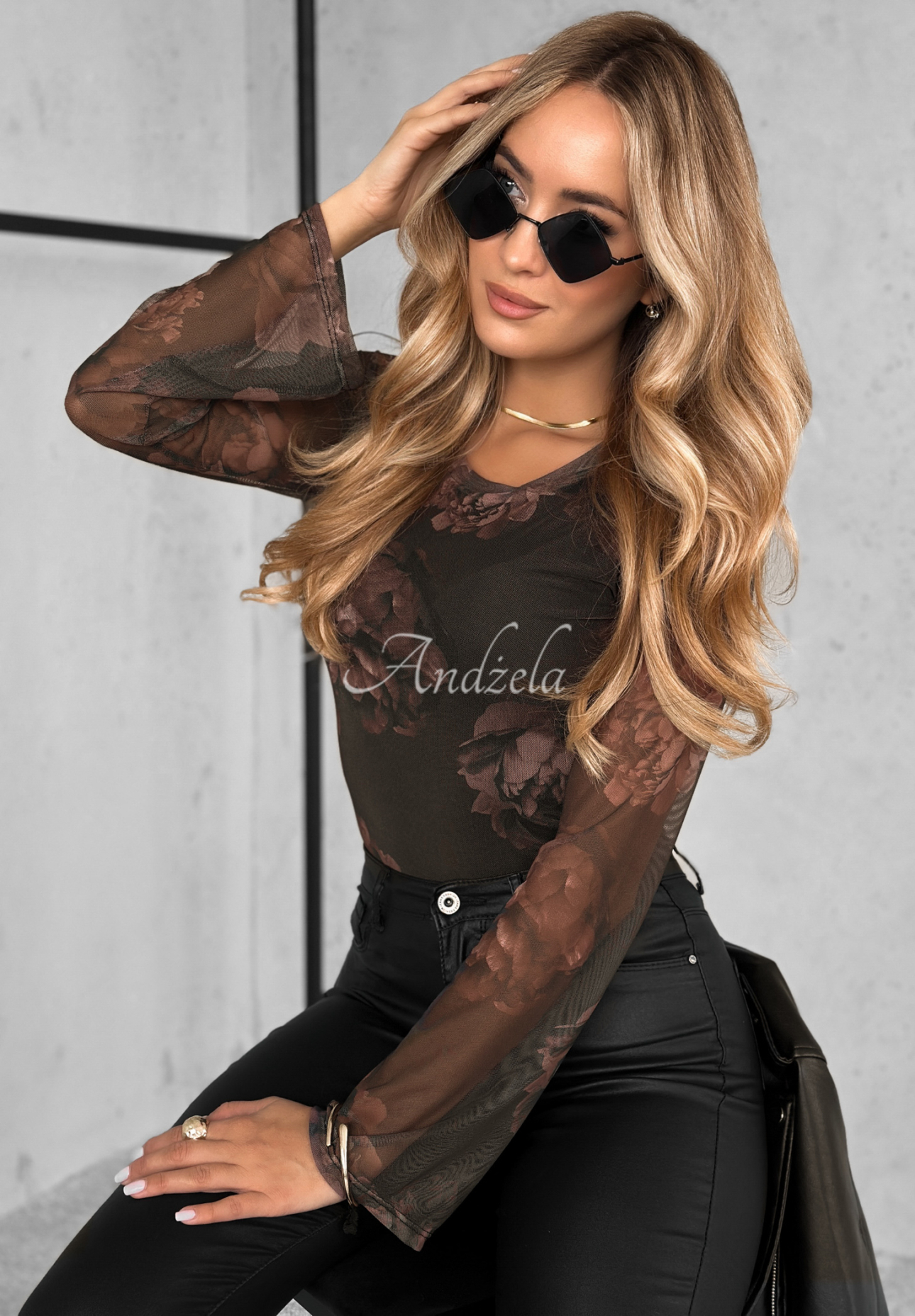 Bluse aus Netzstoff mit Blumenmuster Aromatic Peonies Schokoladenbraun