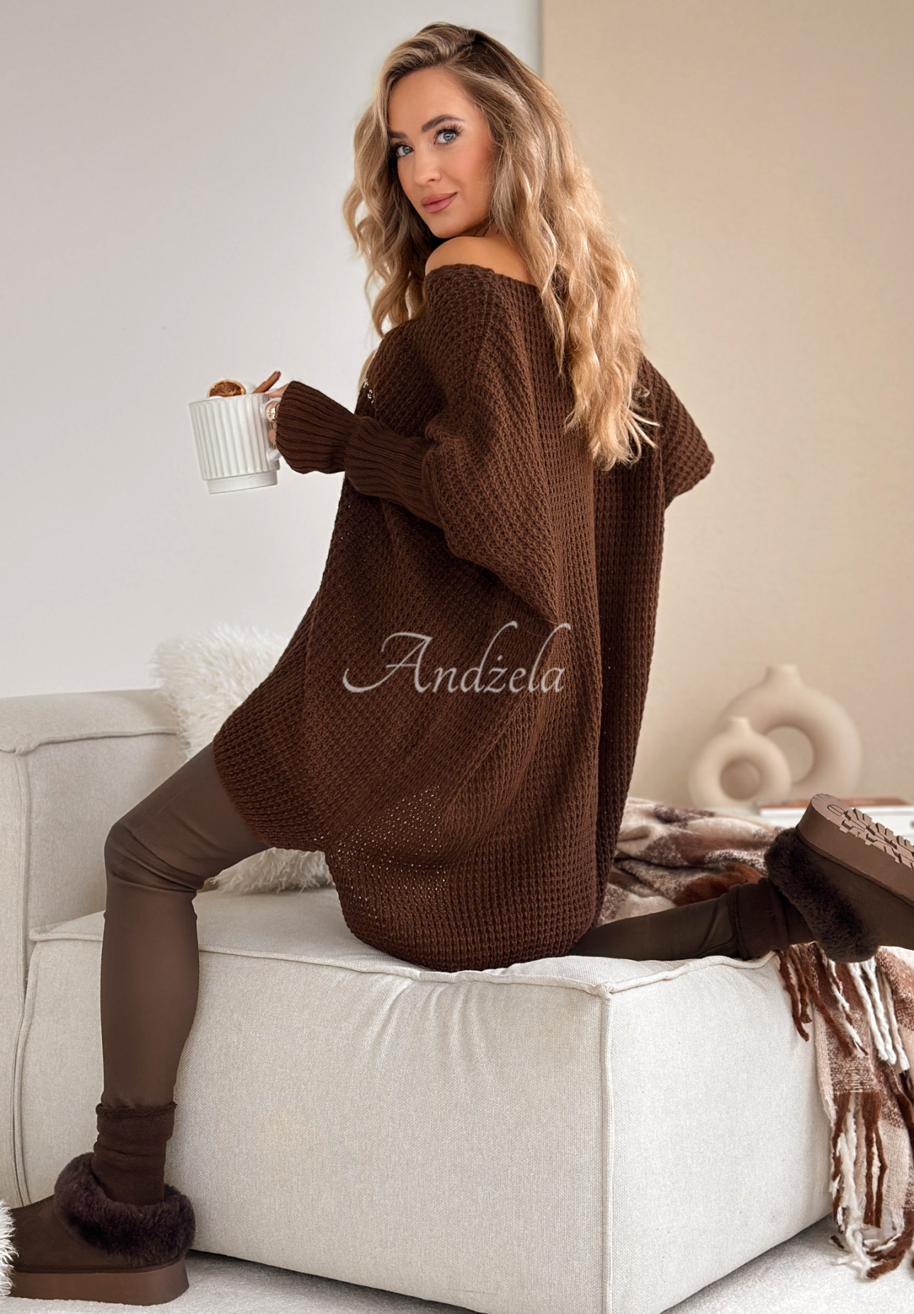 Asymmetrischer Pullover mit dekorativer Applikation If You Stay Beige