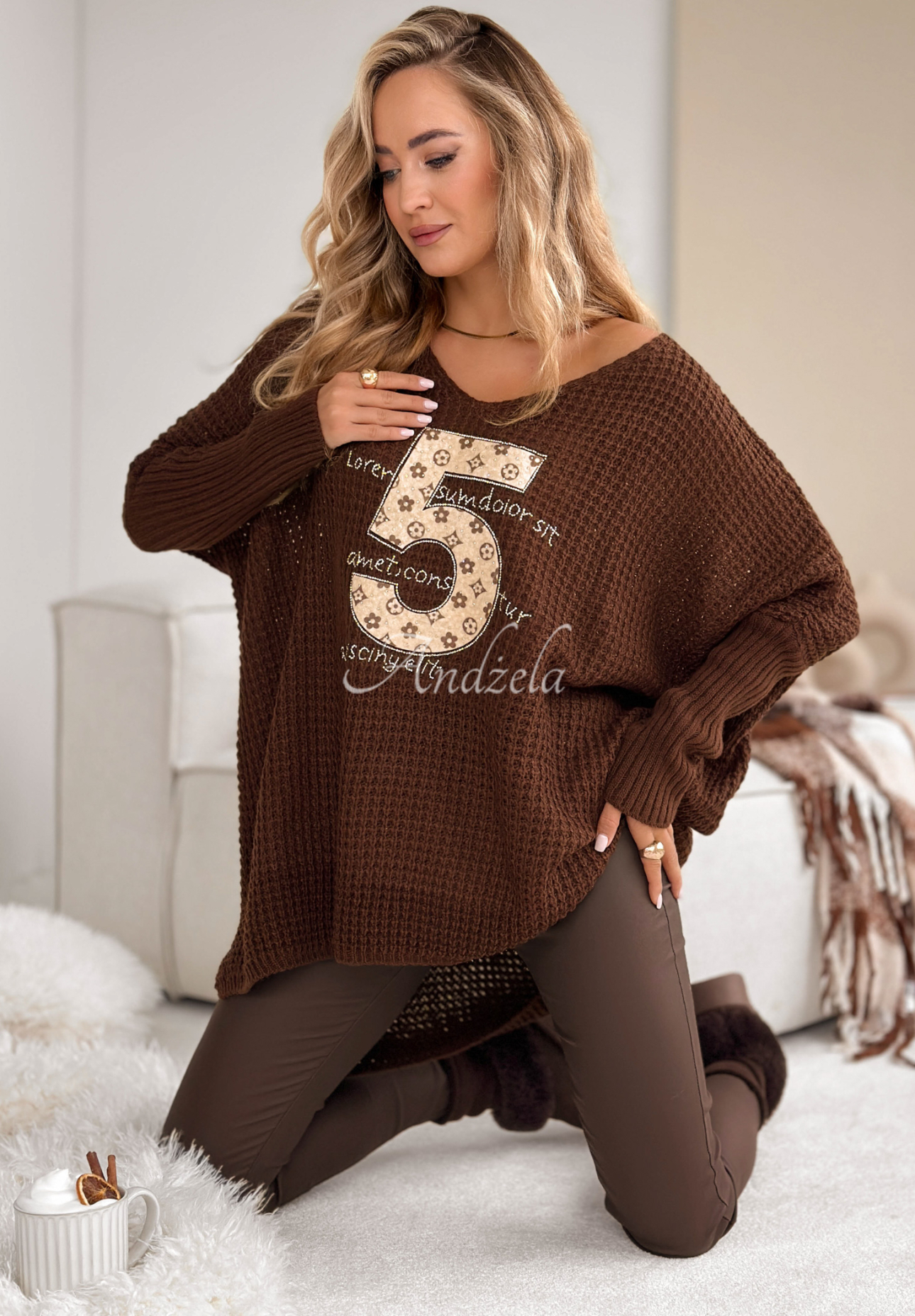 Asymmetrischer Pullover mit dekorativer Applikation If You Stay Beige