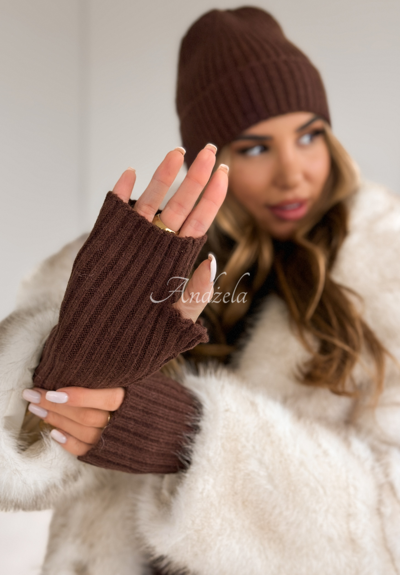 Set aus Mütze, Schal und Handschuhe 3in1 Winter Threads Schokoladenbraun
