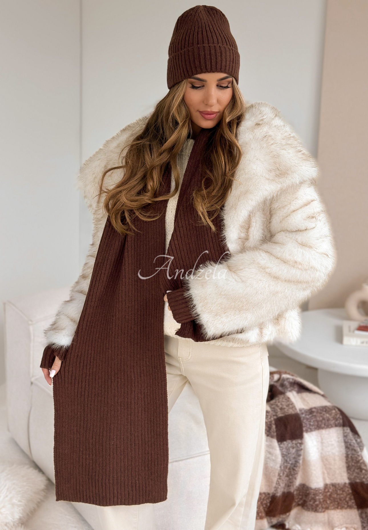 Set aus Mütze, Schal und Handschuhe 3in1 Winter Threads Schokoladenbraun