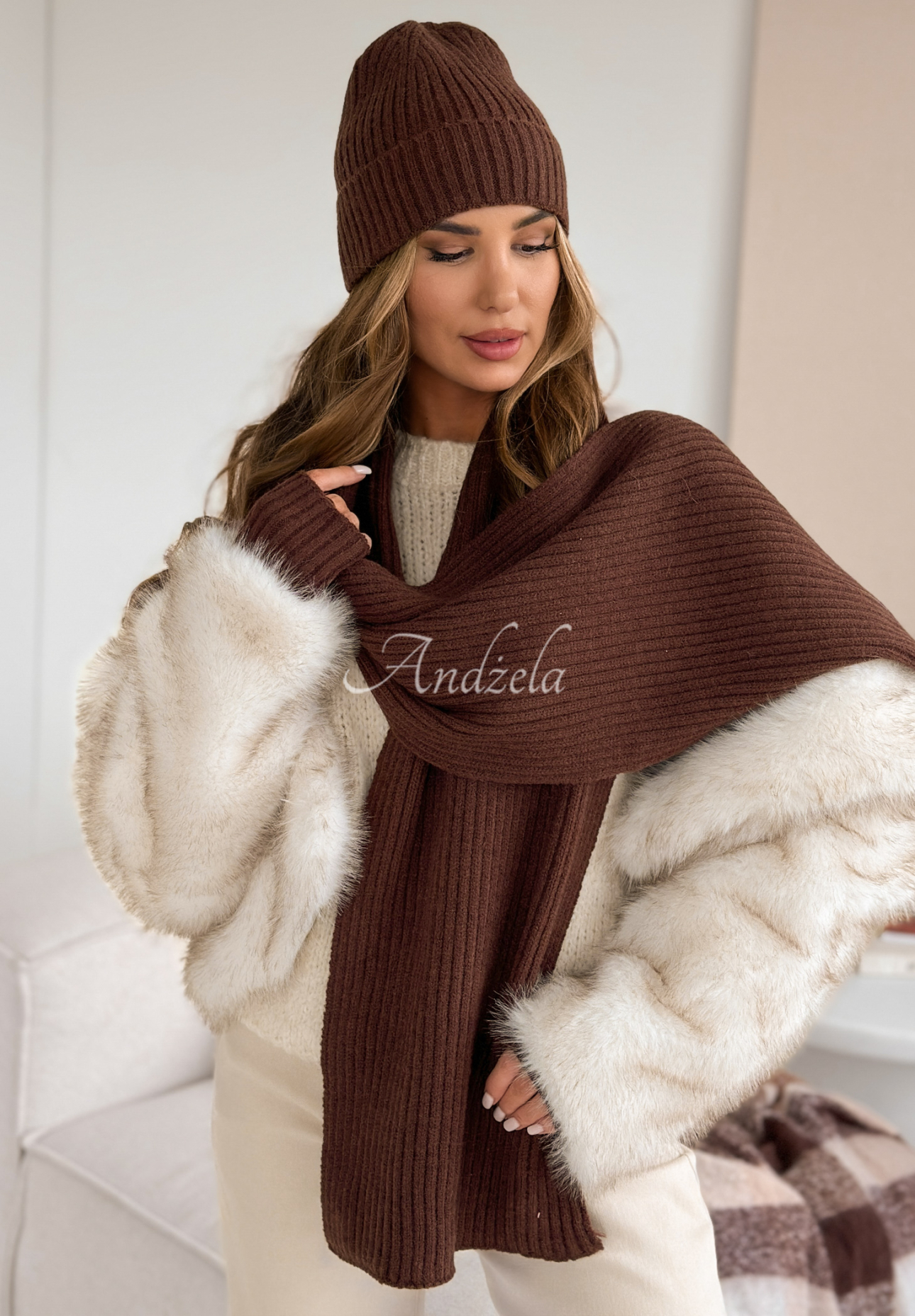 Set aus Mütze, Schal und Handschuhe 3in1 Winter Threads Schokoladenbraun