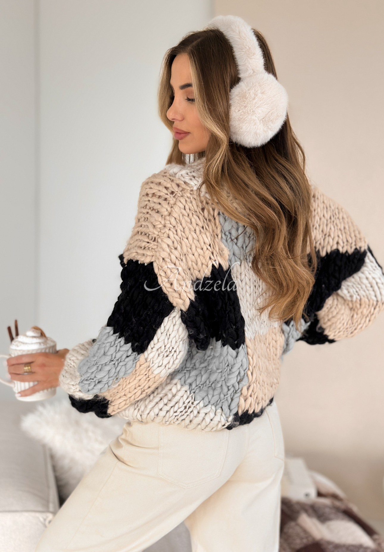Decoratively plaid sweater Cozy Cuddles beige and black