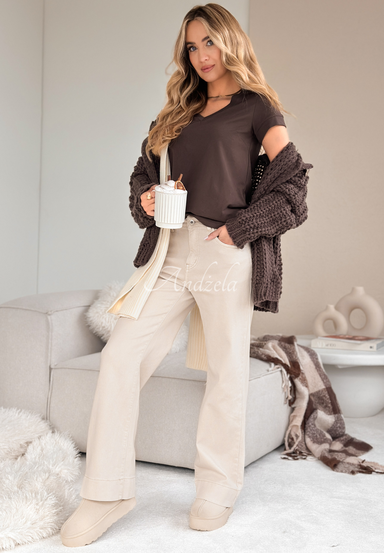 T-shirt with heart neckline Lauren chocolate