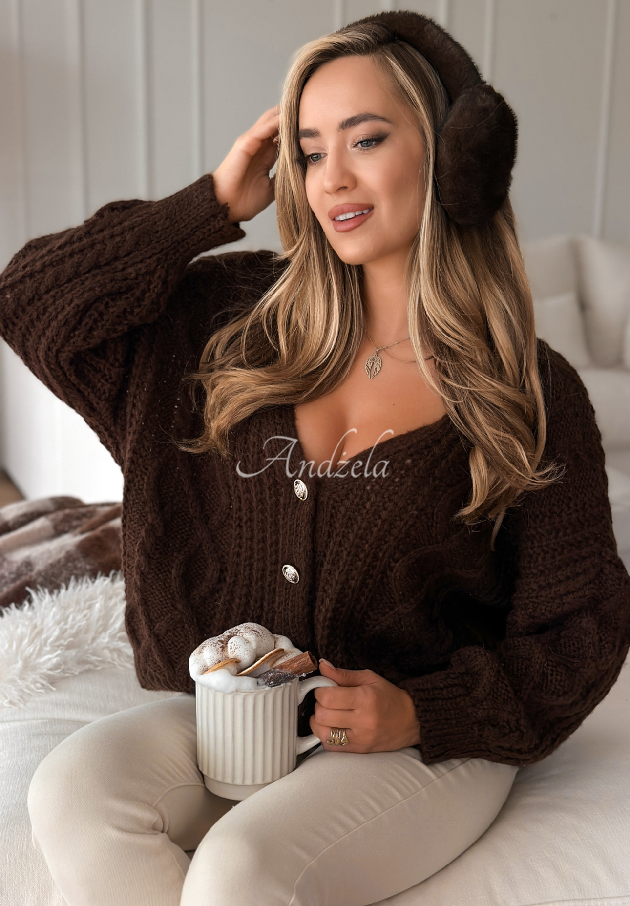 Dekorativ gewebter Cardigan Want To Be Loved Schokoladenbraun